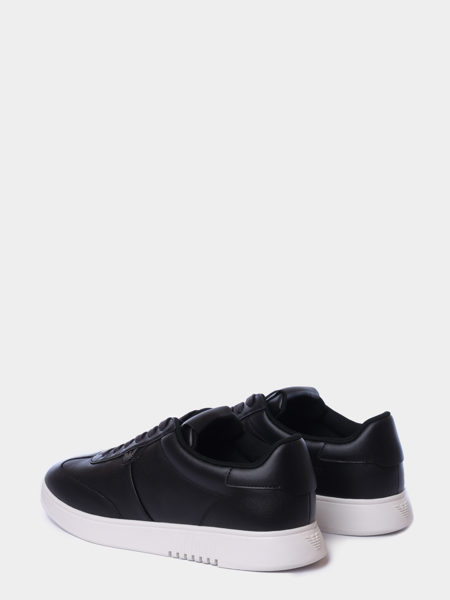 Кроссовки Emporio Armani EM003062 AF20004 UC001 черные мужские на белой подошве — купить в интернет-магазине Verdistore
