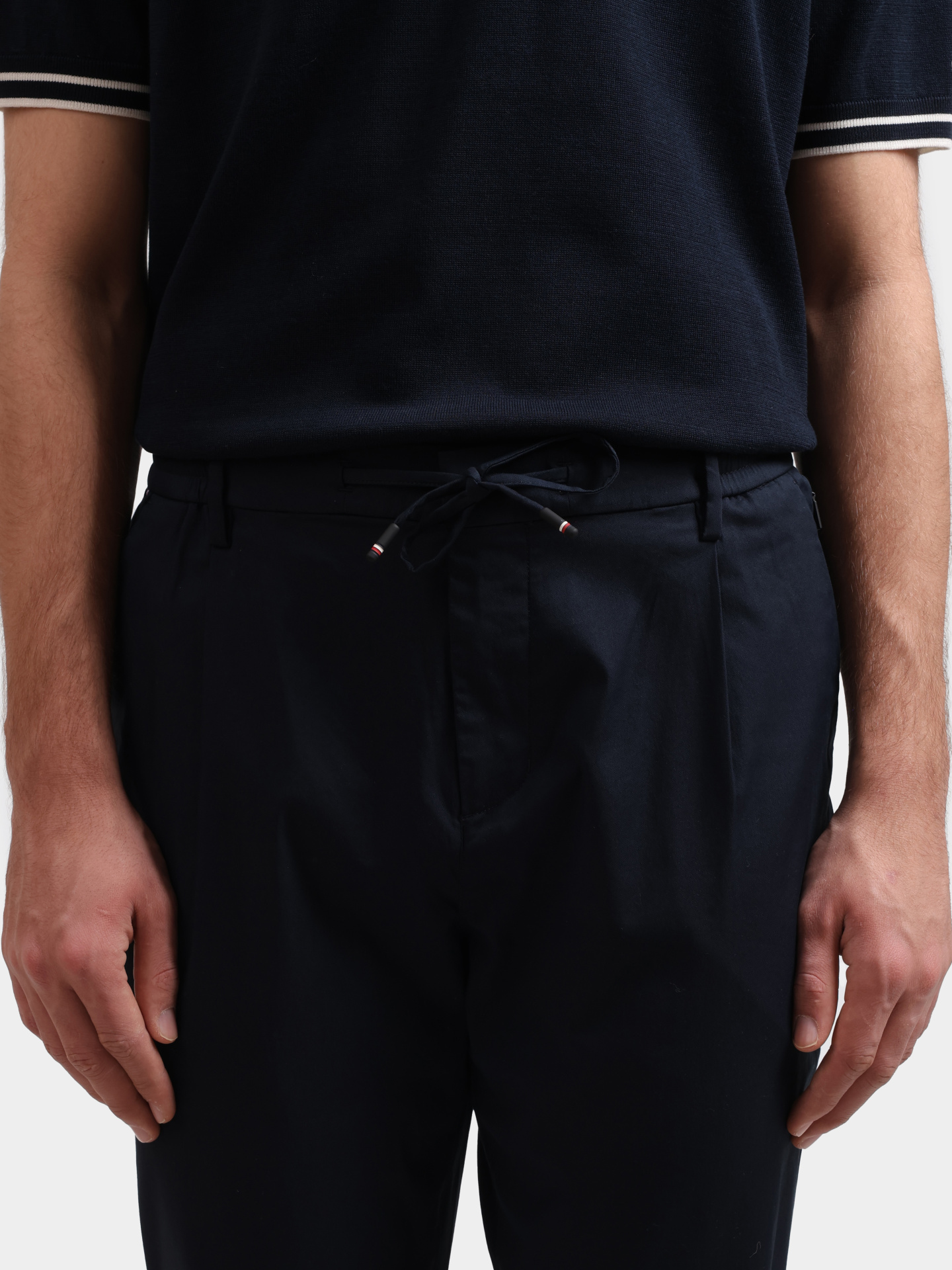 Брюки Tommy Hilfiger MW0MW3970230 мужские прямого кроя — купить в интернет-магазине Verdistore