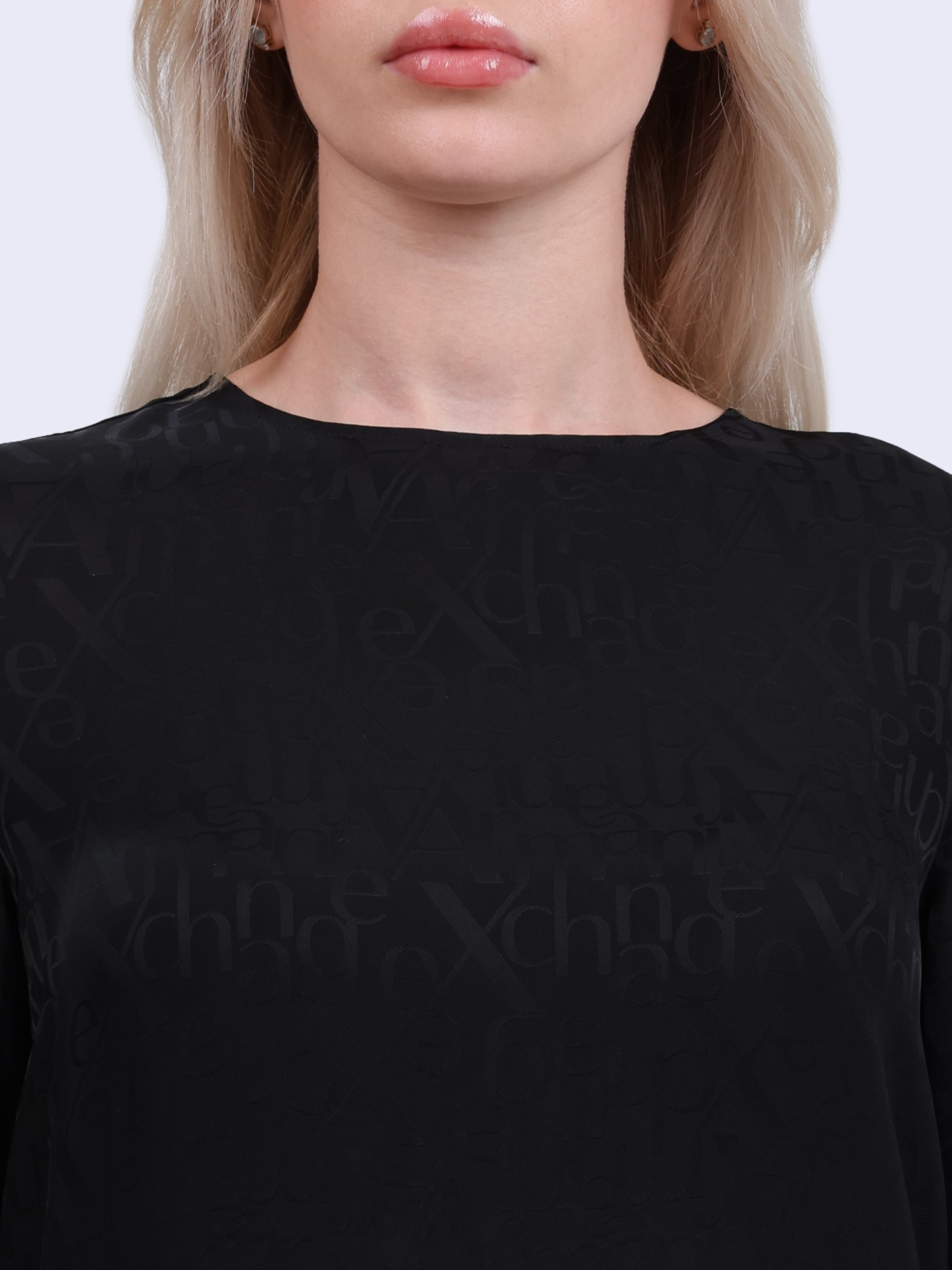 картинка Блуза Armani Exchange XW000149 AF10842 черная женская из струящейся вискозы от магазина Verdistore