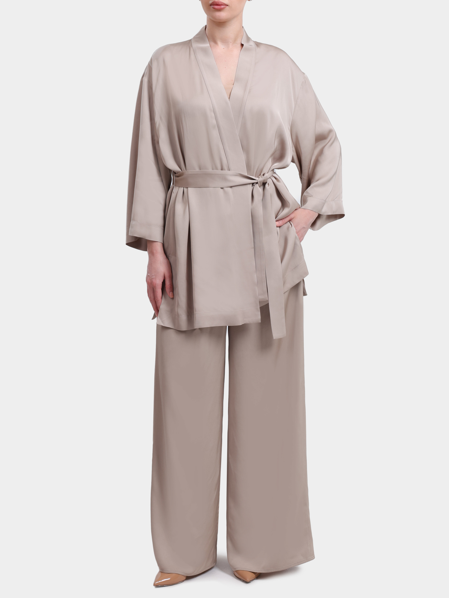 Брюки Peserico P04248 01930 147 бежевые женские из вискозы — купить в интернет-магазине Verdistore