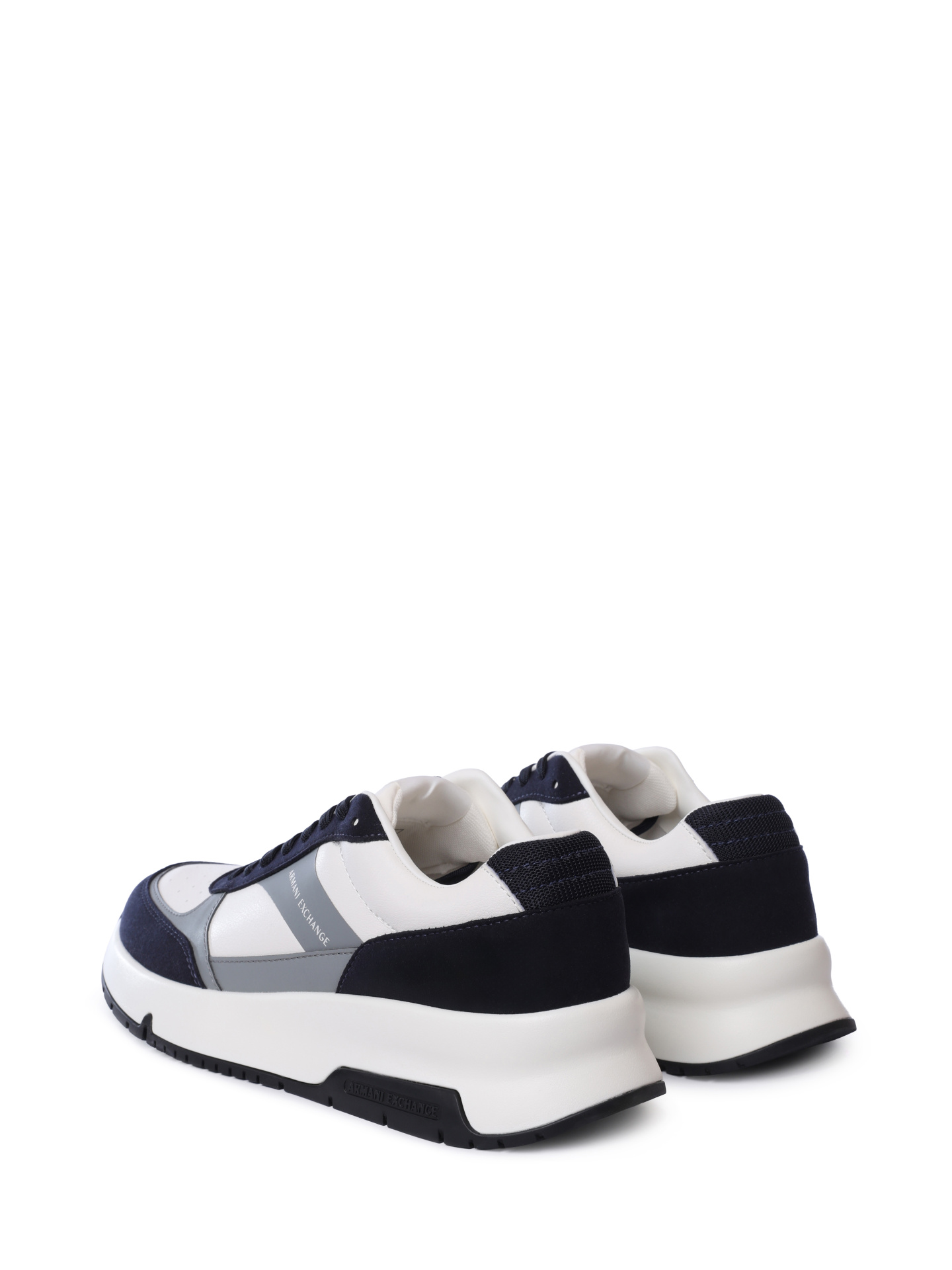 Кроссовки Armani Exchange XUX225 XV862 U388 комбинированные мужские с перфорацией — купить в интернет-магазине Verdistore