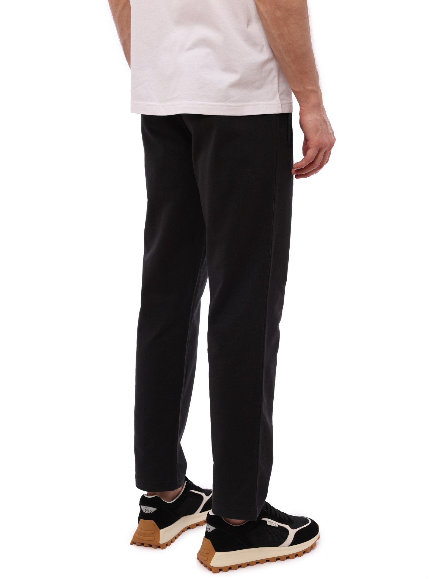 Брюки черные прямого кроя с логотипом под карманом — купить в интернет-магазине Verdistore