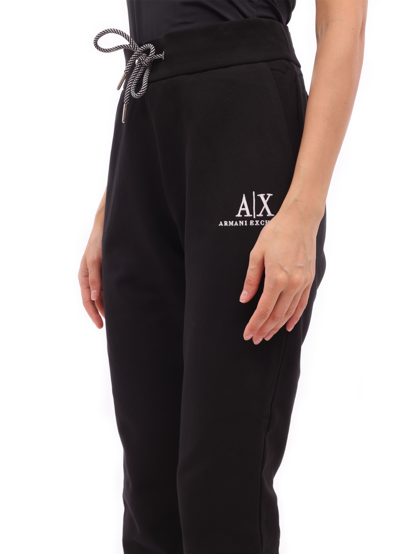 картинка Брюки спортивные Armani Exchange 6KYP82 YJ3NZ 1200 черные женские с логотипом от магазина Verdistore