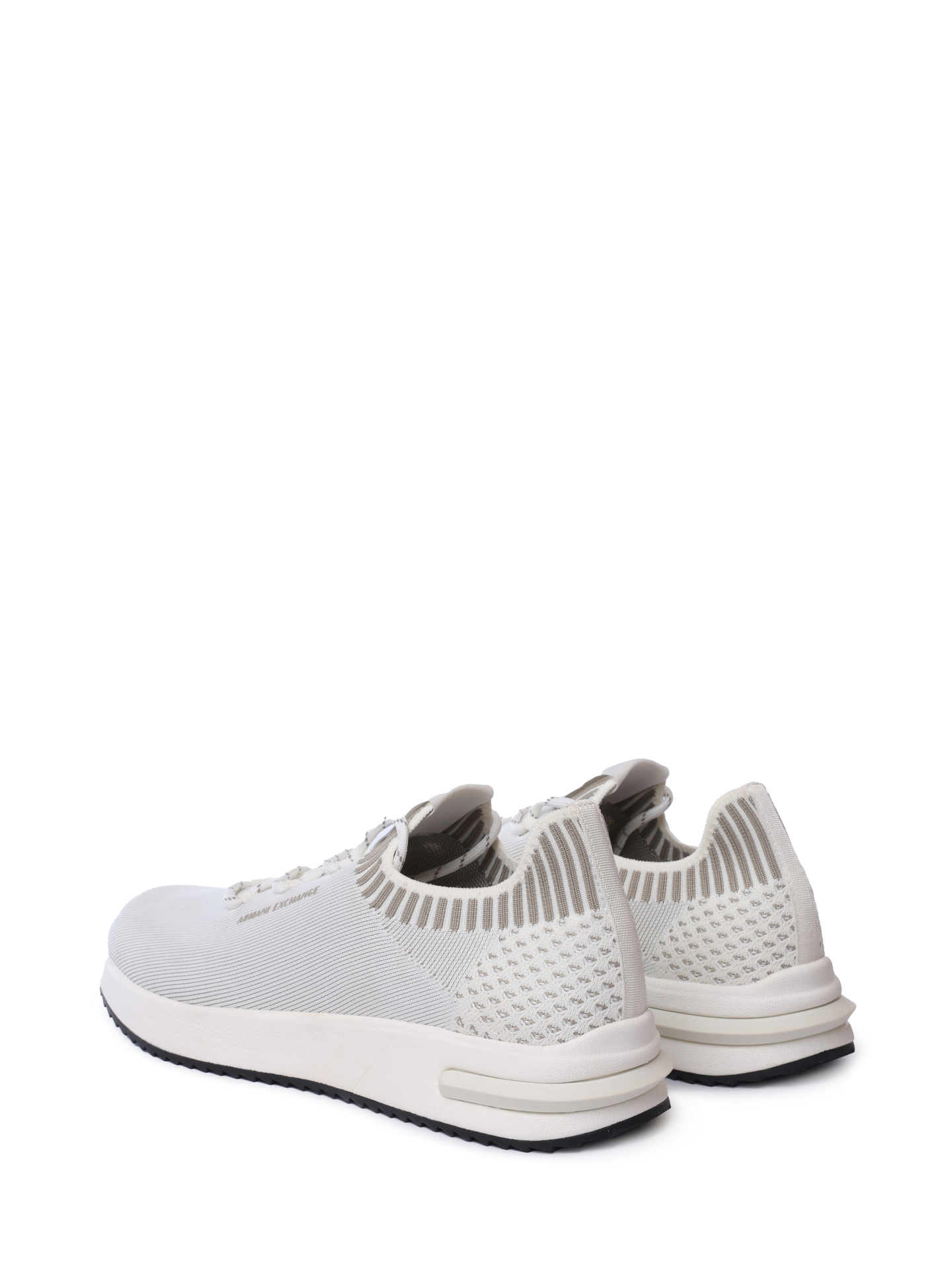 Кроссовки Armani Exchange XUX267 XV900 00894 белые мужские текстильные — купить в интернет-магазине Verdistore