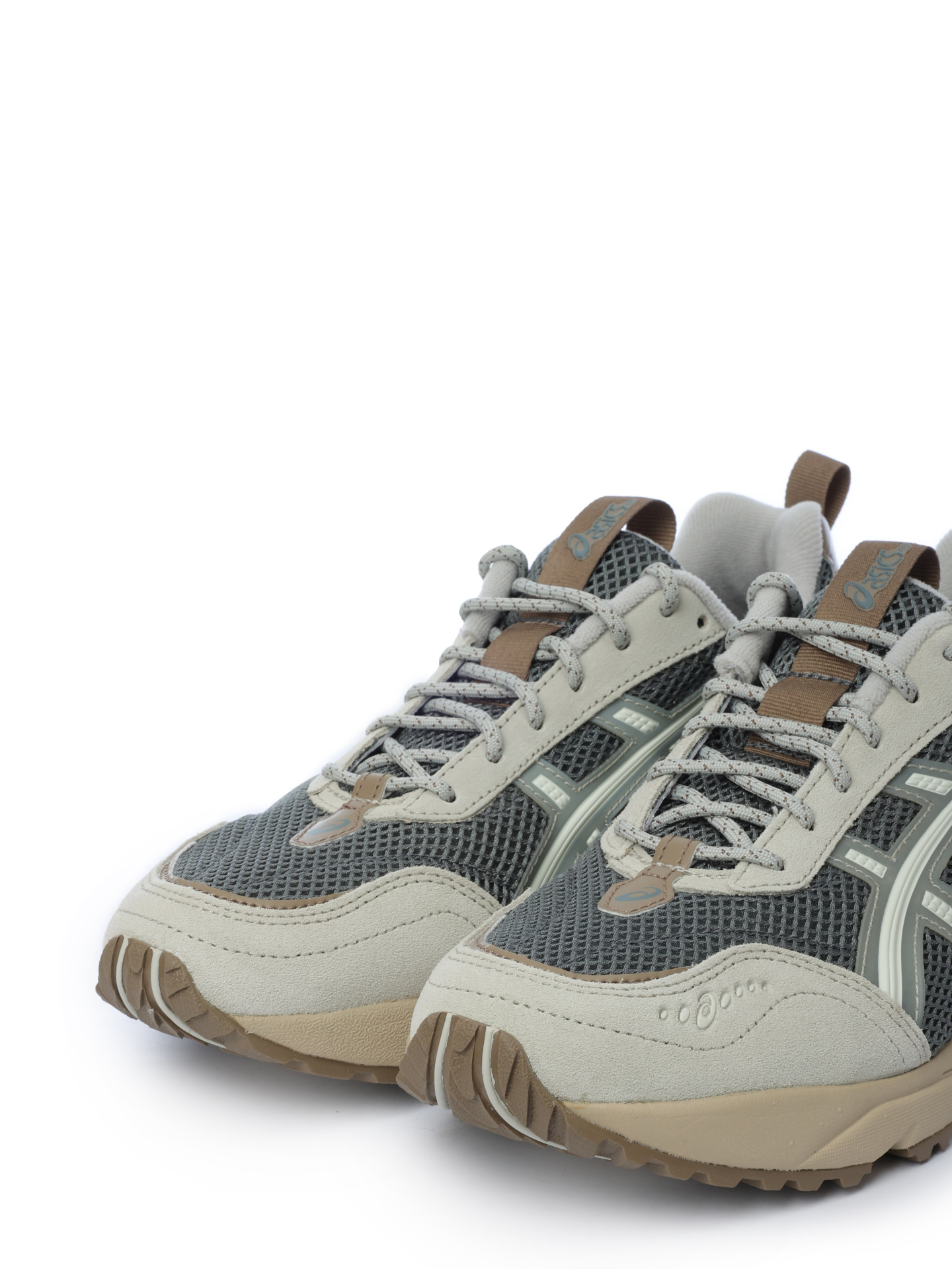 Кроссовки Asics 1203A382 021 комбинированные мужские с сетчатыми вставками — купить в интернет-магазине Verdistore