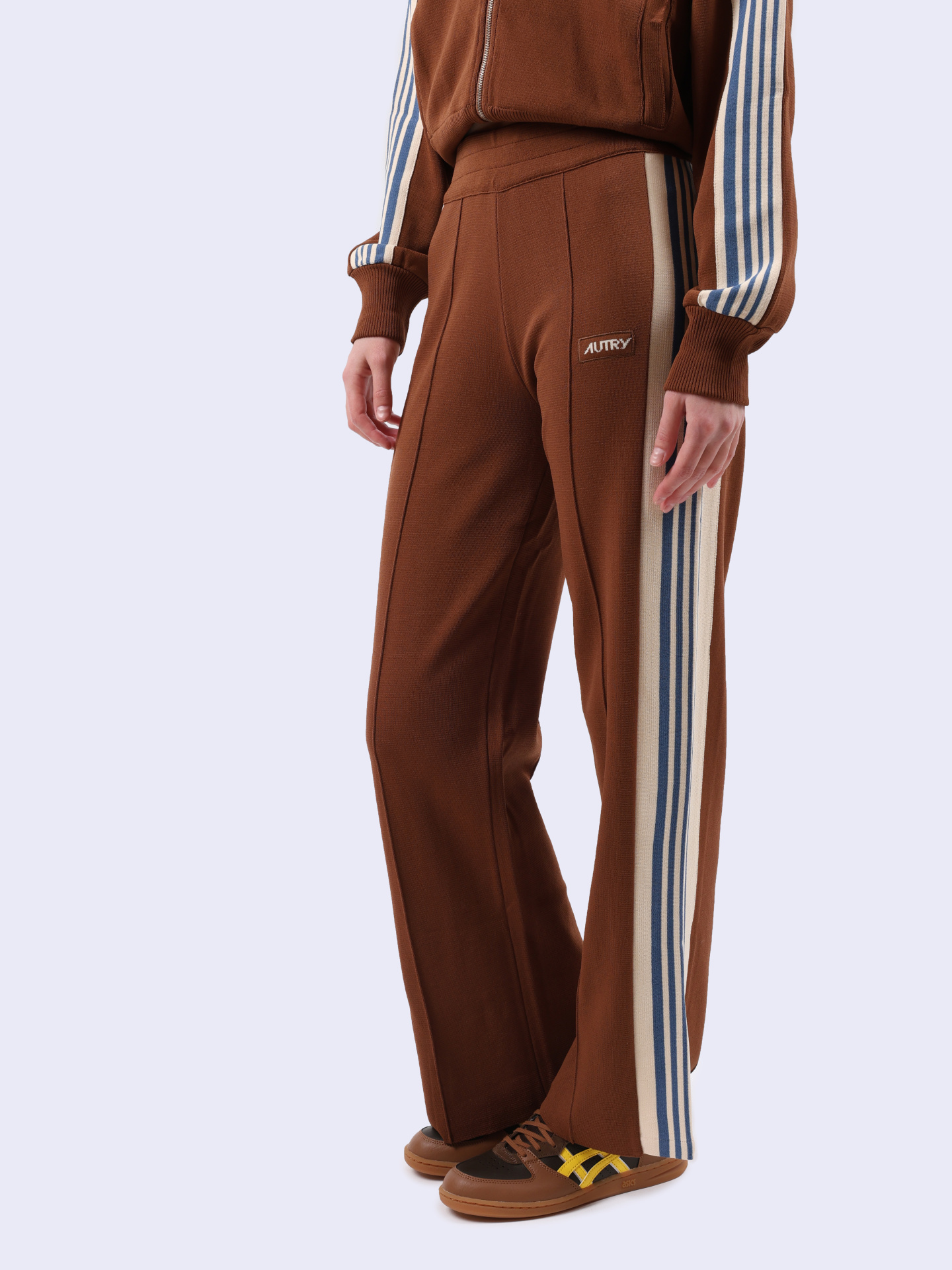 Брюки спортивные Autry PAPW-23KZ табачные женские с лампасами — купить в интернет-магазине Verdistore