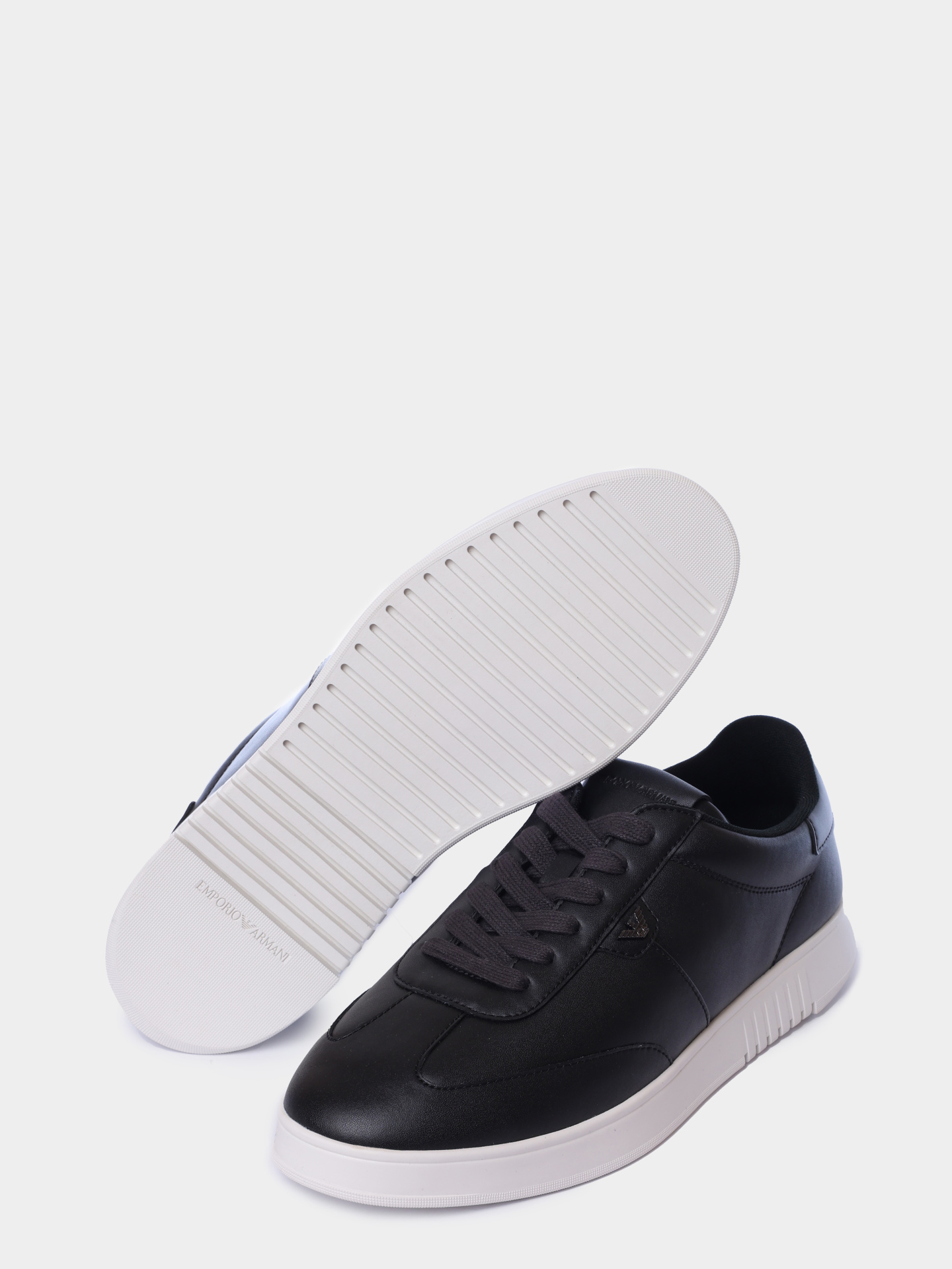 Кроссовки Emporio Armani EM003062 AF20004 UC001 черные мужские на белой подошве — купить в интернет-магазине Verdistore