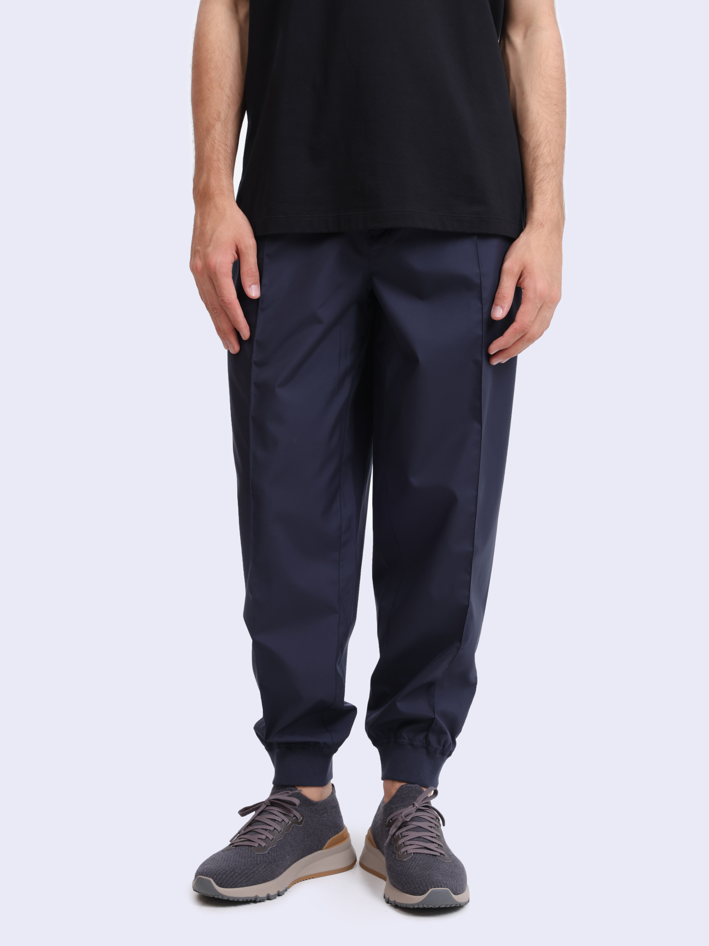 Брюки Brunello Cucinelli MB4223580T CDQ57 темно-синие мужские из нейлона — купить в интернет-магазине Verdistore