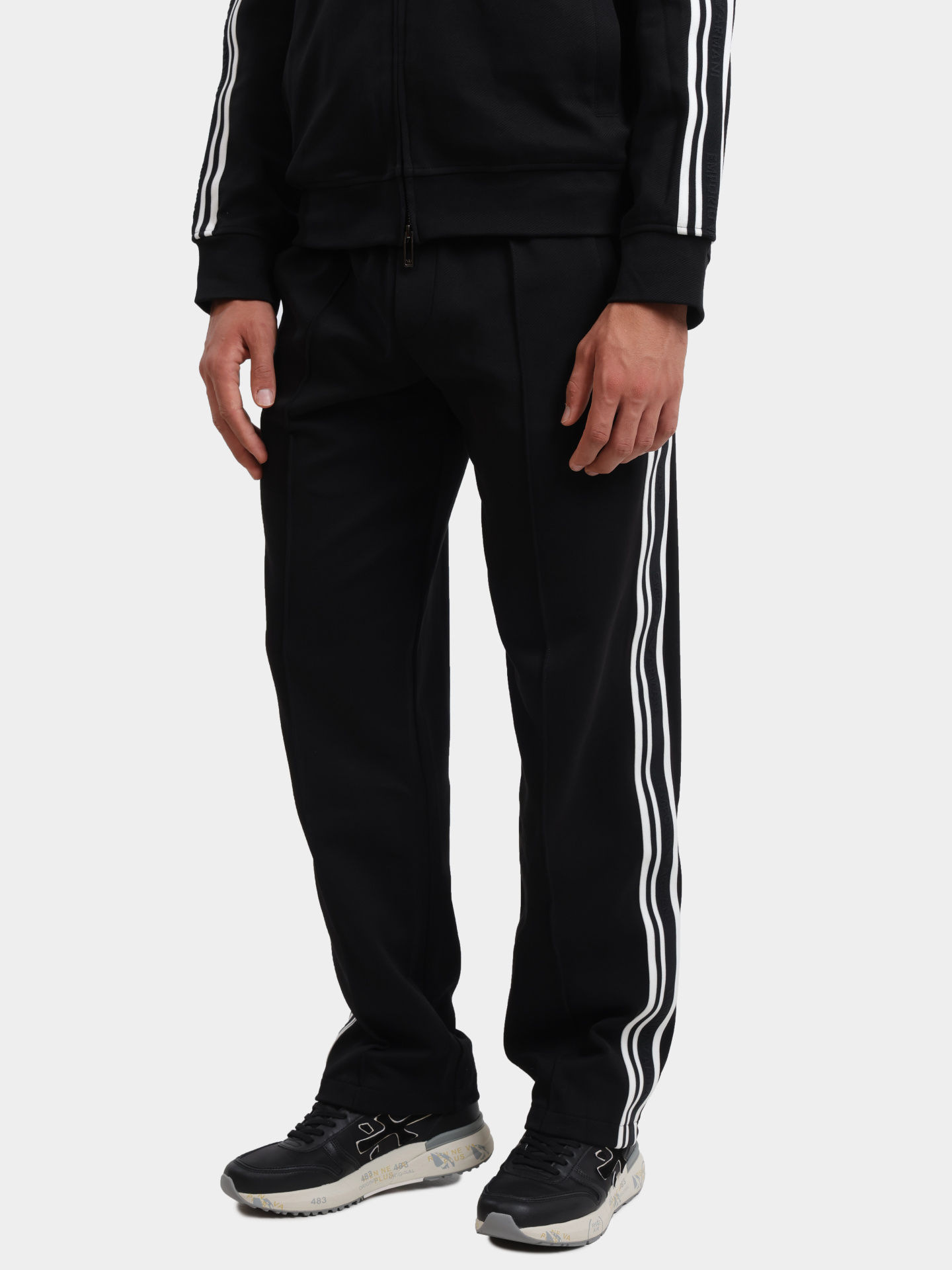 Брюки спортивные Emporio Armani EM001111 AF13488 UC001 черные мужские — купить в интернет-магазине Verdistore