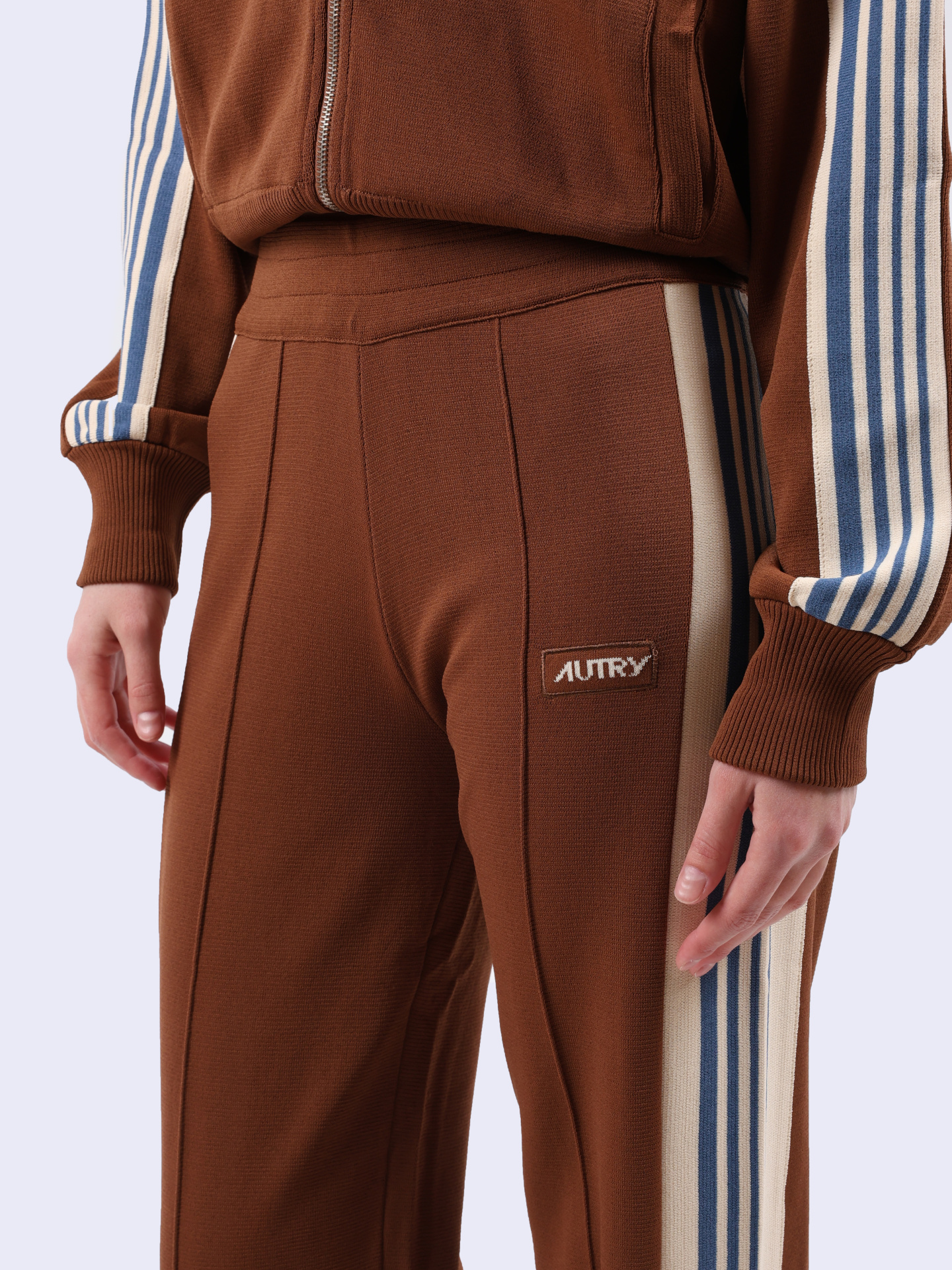 Брюки спортивные Autry PAPW-23KZ табачные женские с лампасами — купить в интернет-магазине Verdistore