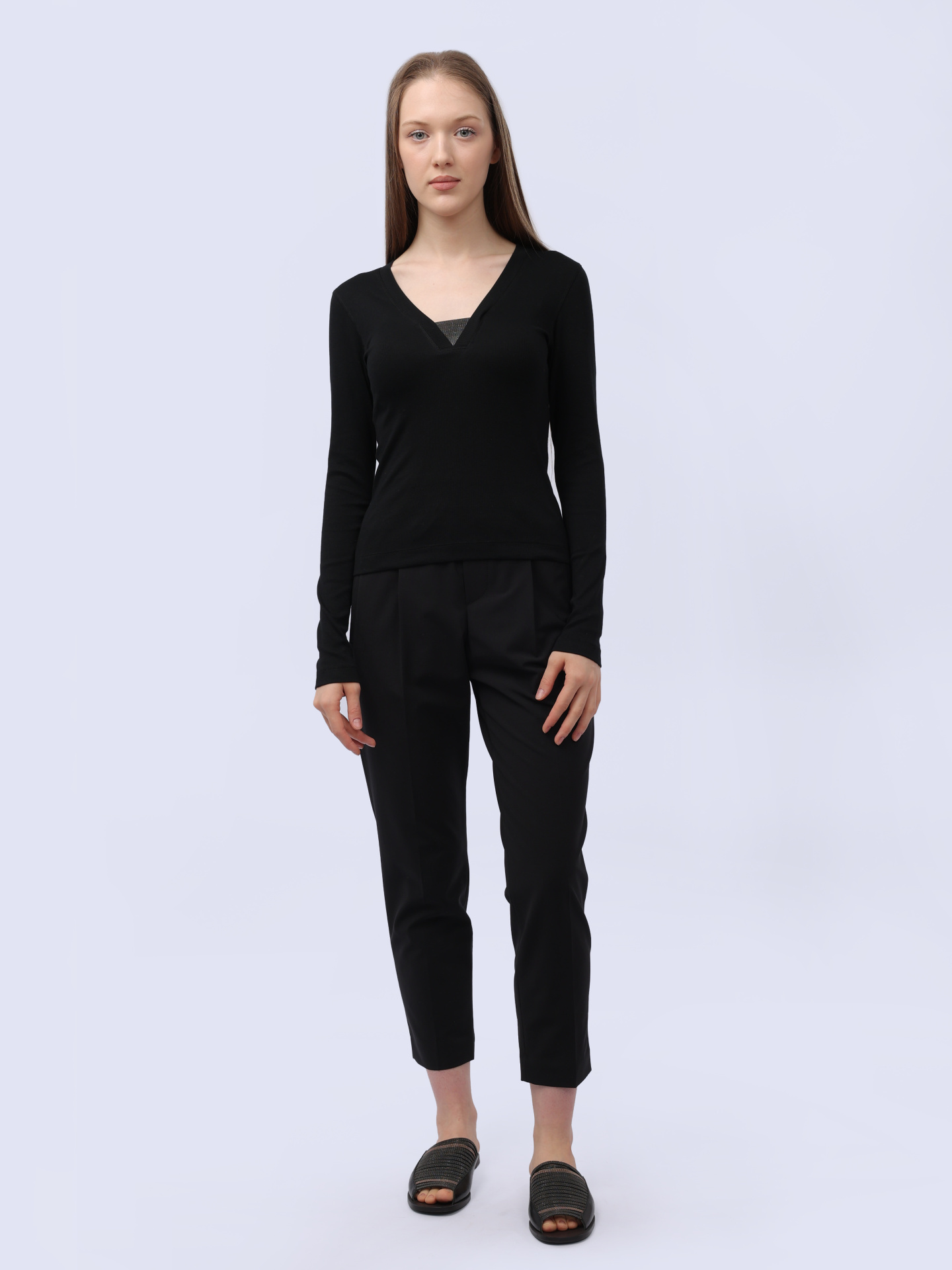 Джемпер Brunello Cucinelli M0TC8EL682 C101 черный женский с V-вырезом — купить в интернет-магазине Verdistore