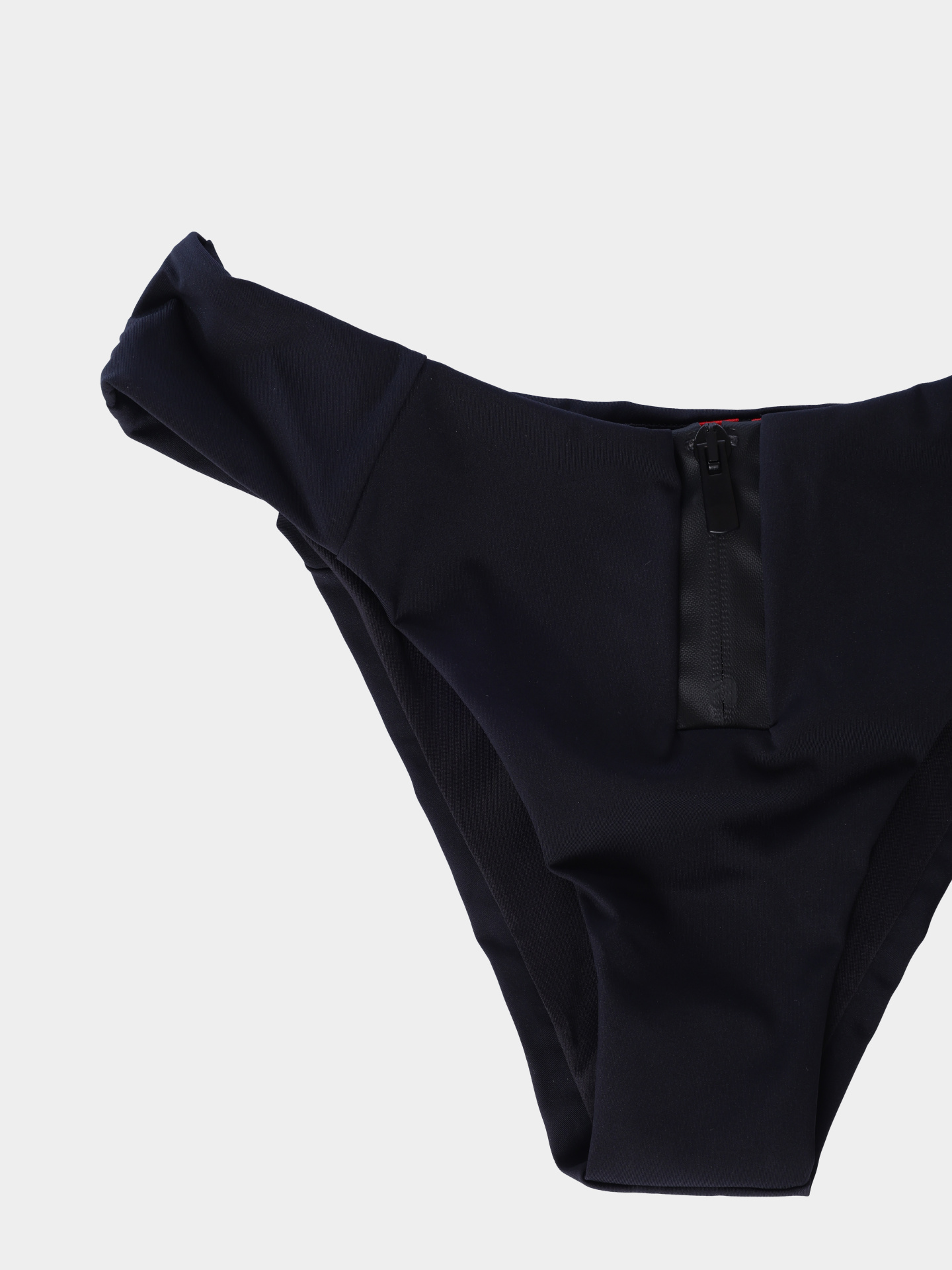 Трусы HUGO RED WAVE BRAZILIAN 10269280 01 50535009 001 черные женские с маленьким патчем-логотипом — купить в интернет-магазине Verdistore