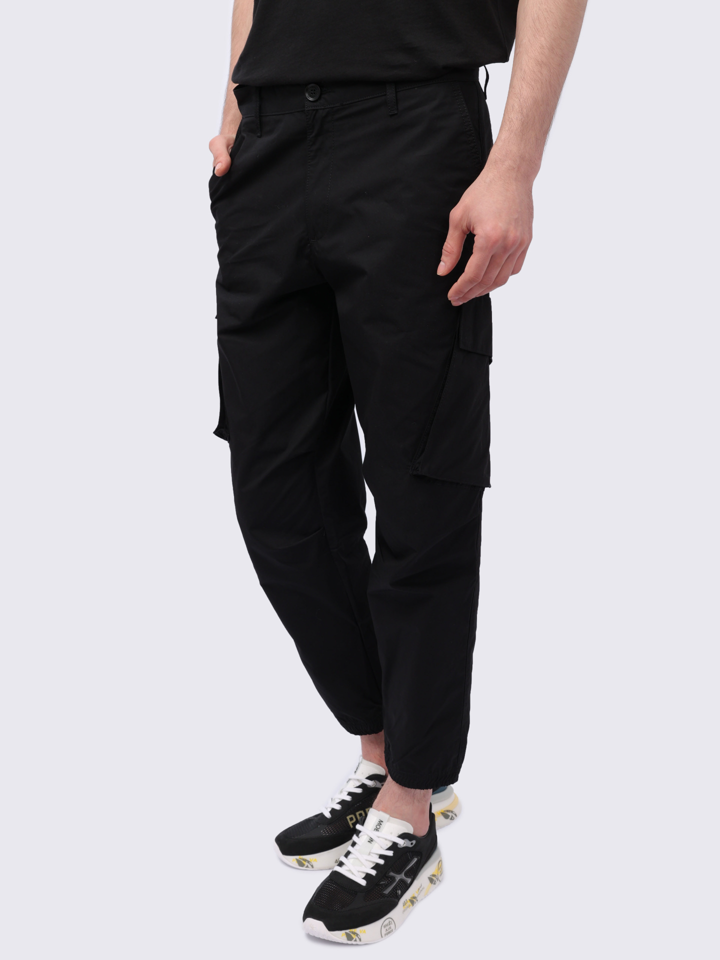 Брюки Armani Exchange 3DZP55 ZN3MZ 1200 черные мужские с накладными карманами  — купить в интернет-магазине Verdistore