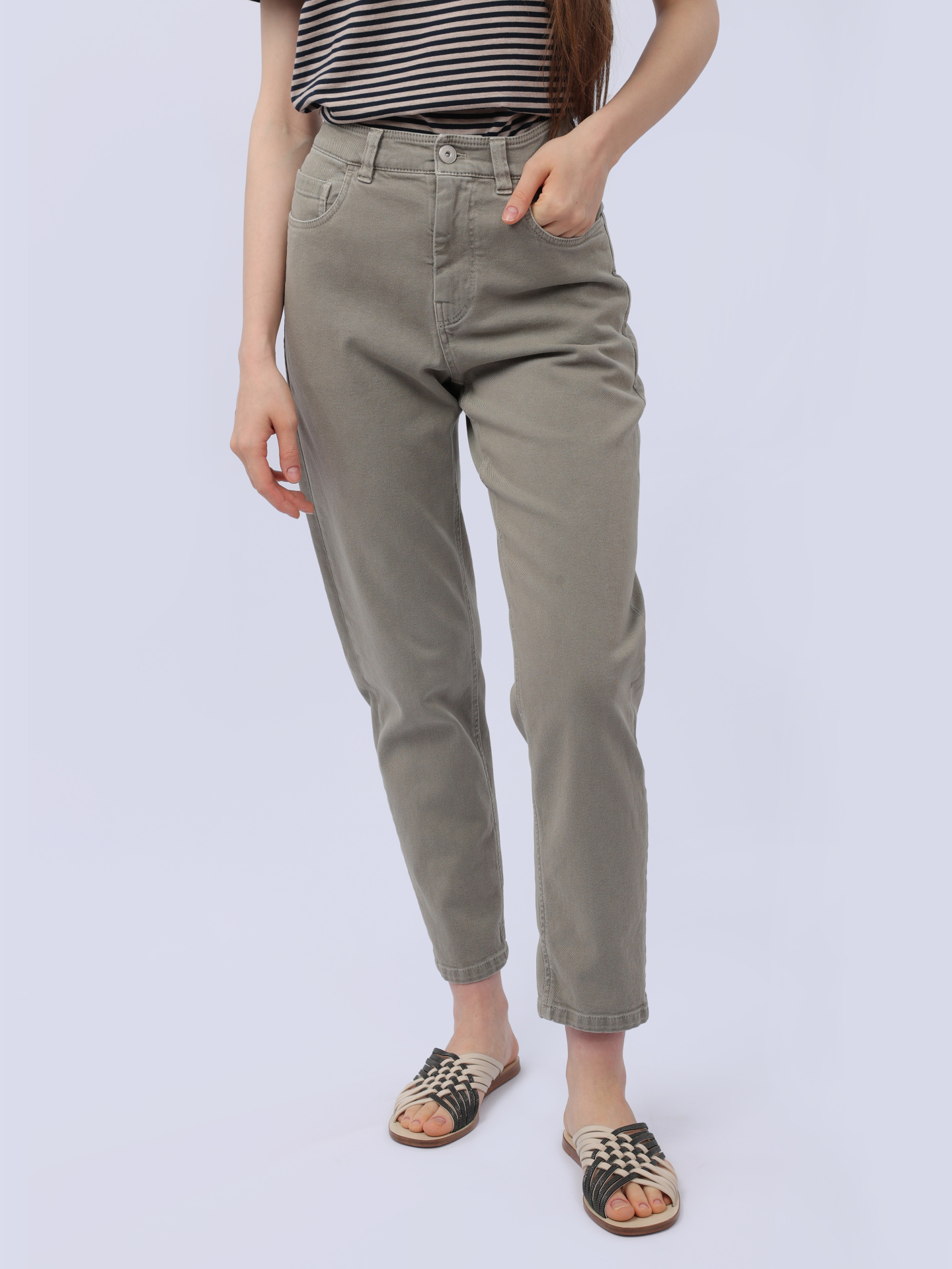 Брюки Brunello Cucinelli MB057B1052 C8964 оливковые женские из денима — купить в интернет-магазине Verdistore