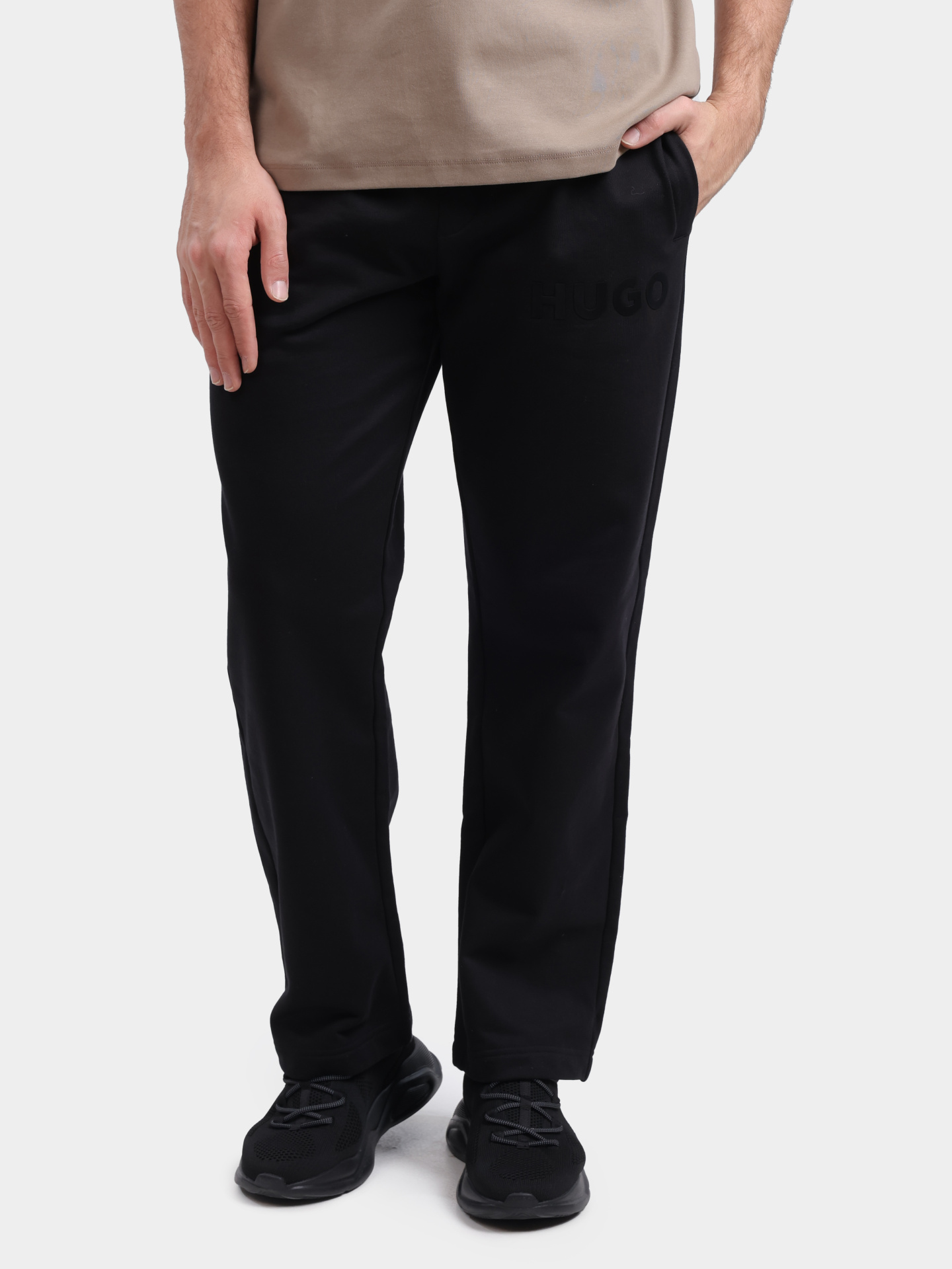 Брюки спортивные Hugo Dumrulo 10266483 черные мужские — купить в интернет-магазине Verdistore