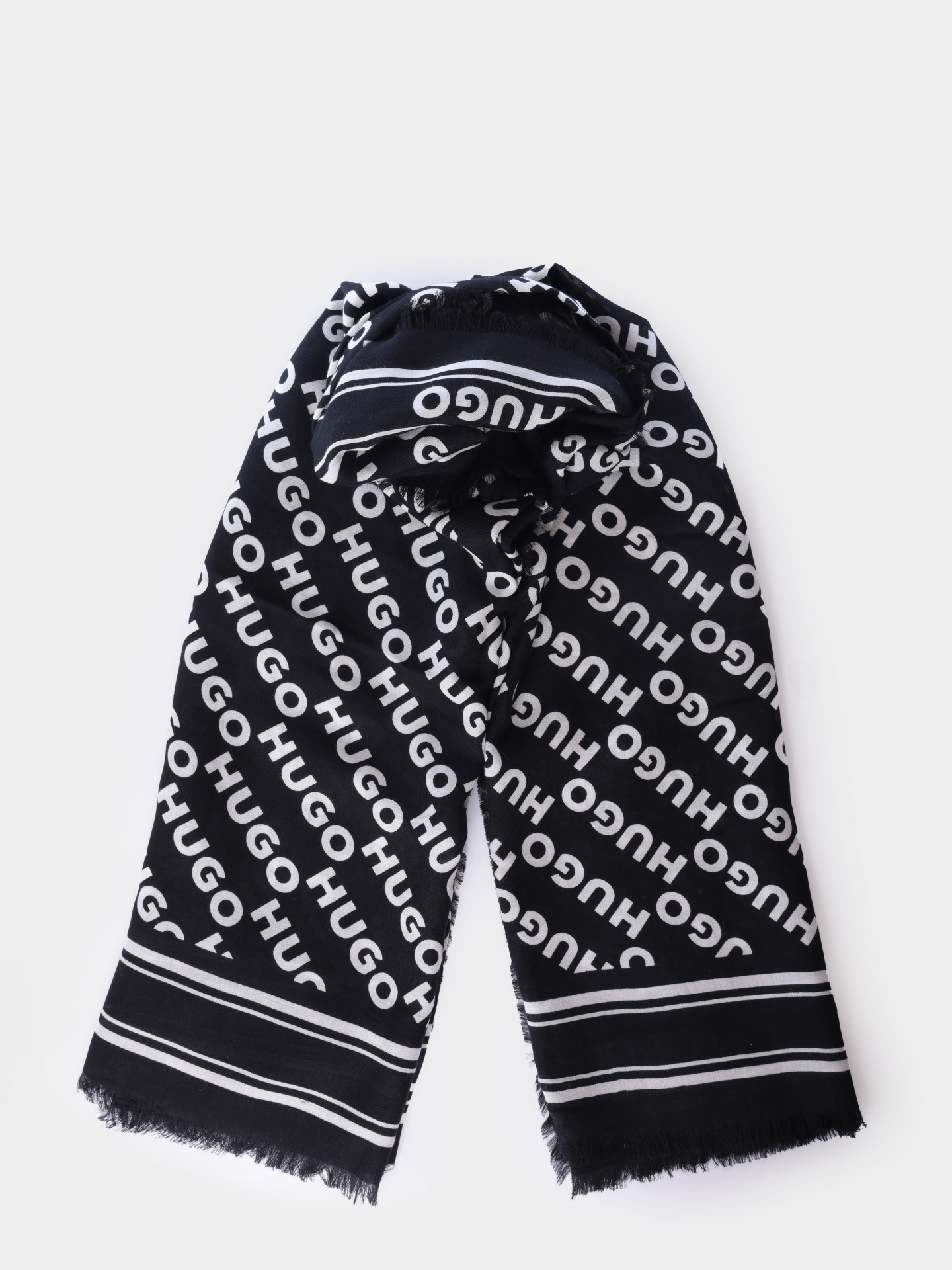 Платок Hugo 50517680 001 черный женский — купить в интернет-магазине Verdistore