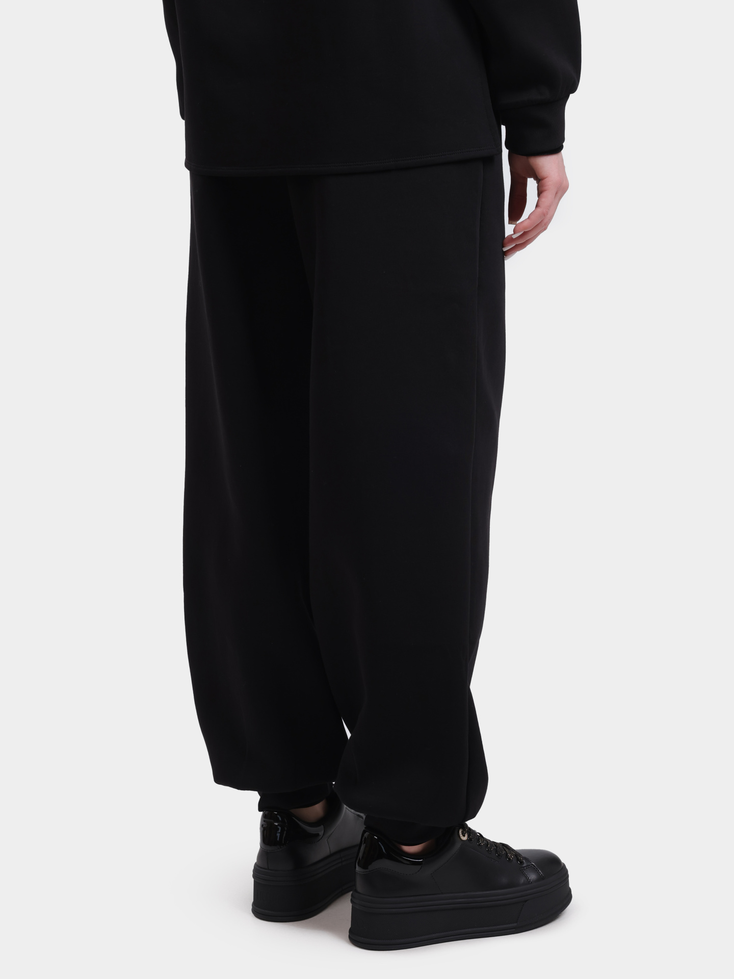 Джоггеры Armani Exchange XW000989 AF10818 UC001 черные женские — купить в интернет-магазине Verdistore