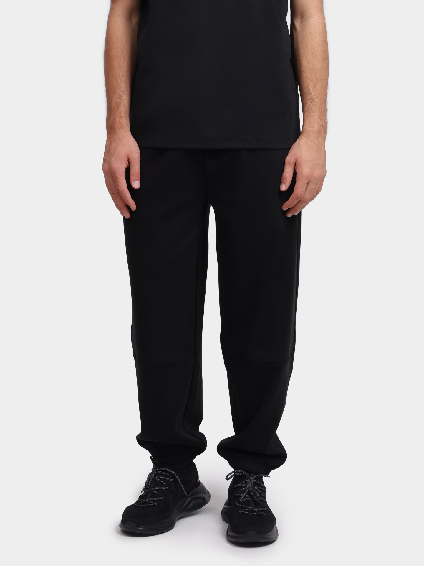 Джоггеры Hugo 50542300 001 черные мужские — купить в интернет-магазине Verdistore