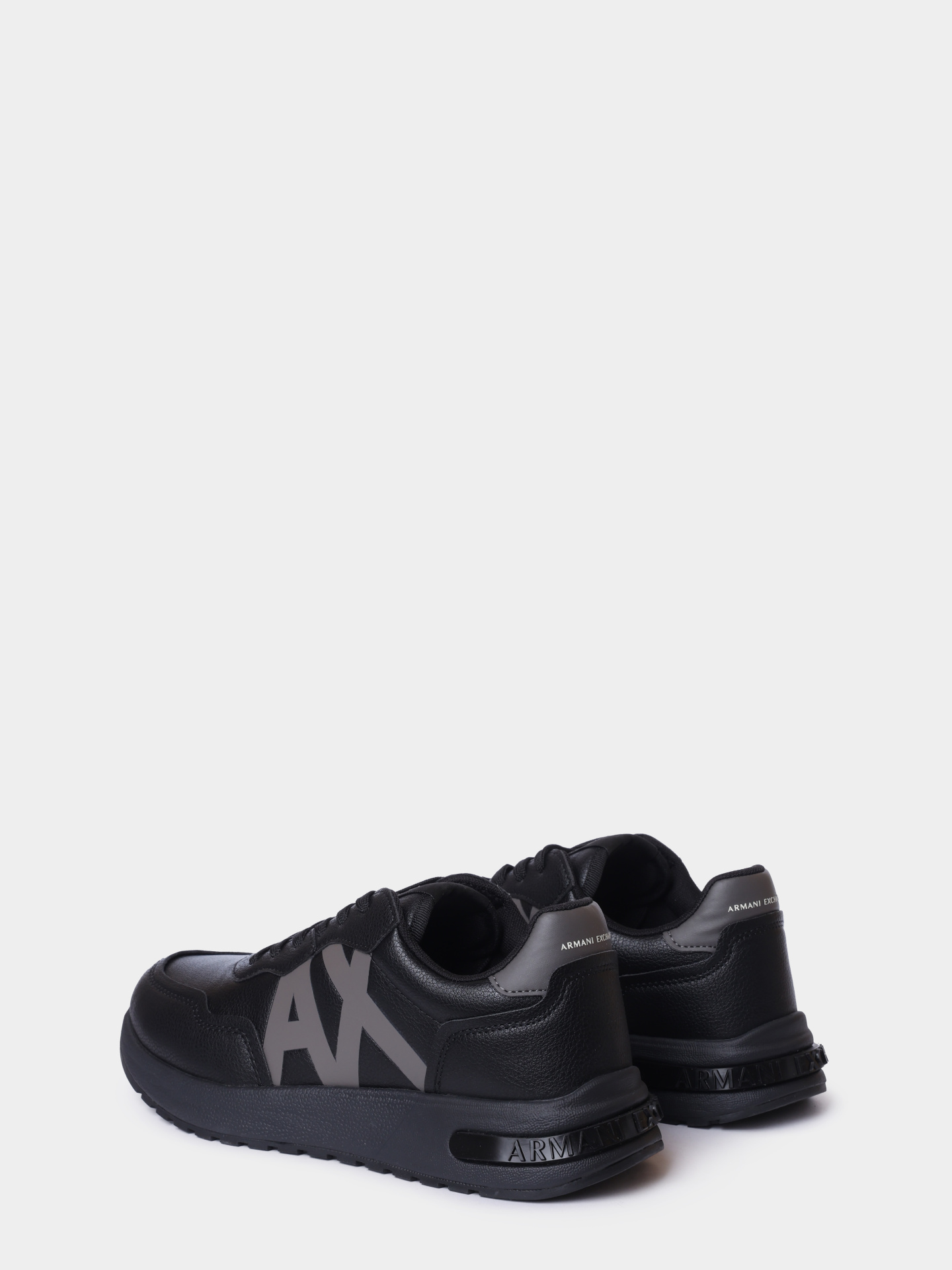 Кроссовки Armani Exchange XM001683 AF17360 FC074 черные мужские — купить в интернет-магазине Verdistore