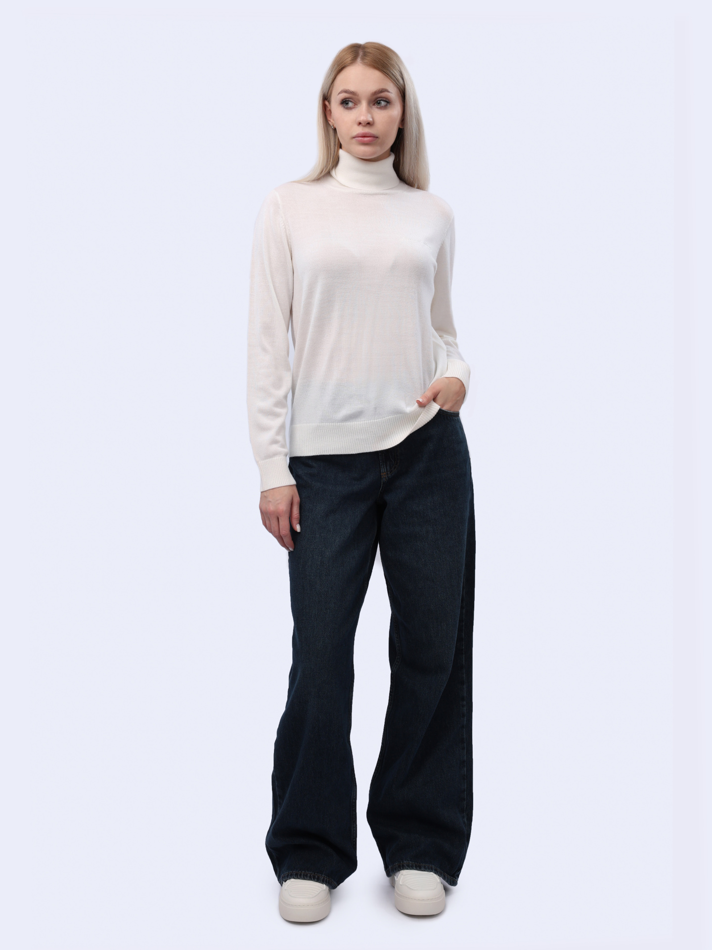 Свитер Armani Exchange 6DYM1K YME3Z 1130 белый женский с высоким горлом — купить в интернет-магазине Verdistore