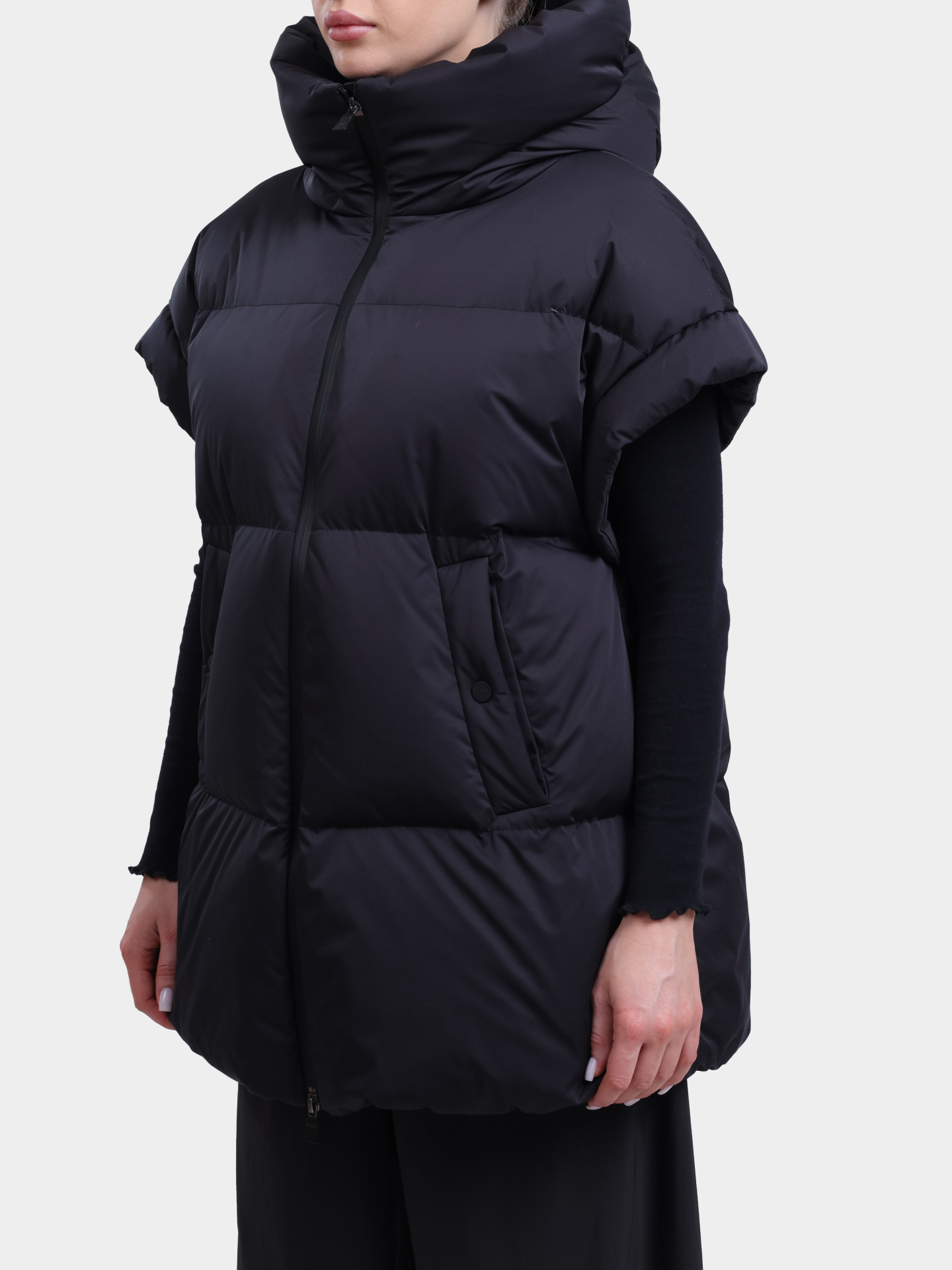 Жилет PI00320DL 12542 9300 черный женский с капюшоном — купить в интернет-магазине Verdistore