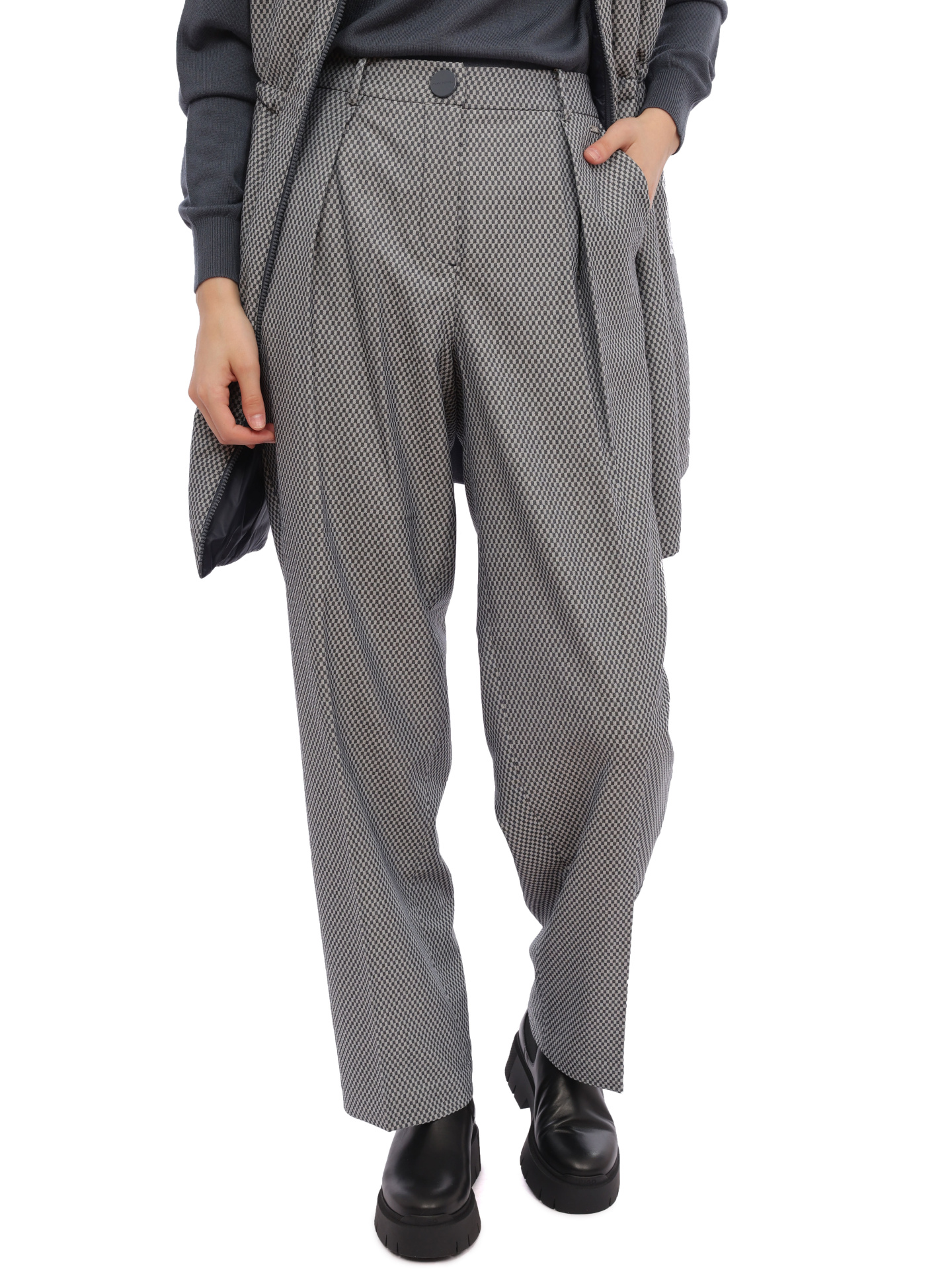 картинка Брюки Armani Exchange 6RYP22 YN6MZ 25ES серые женские в клетку от магазина Verdistore