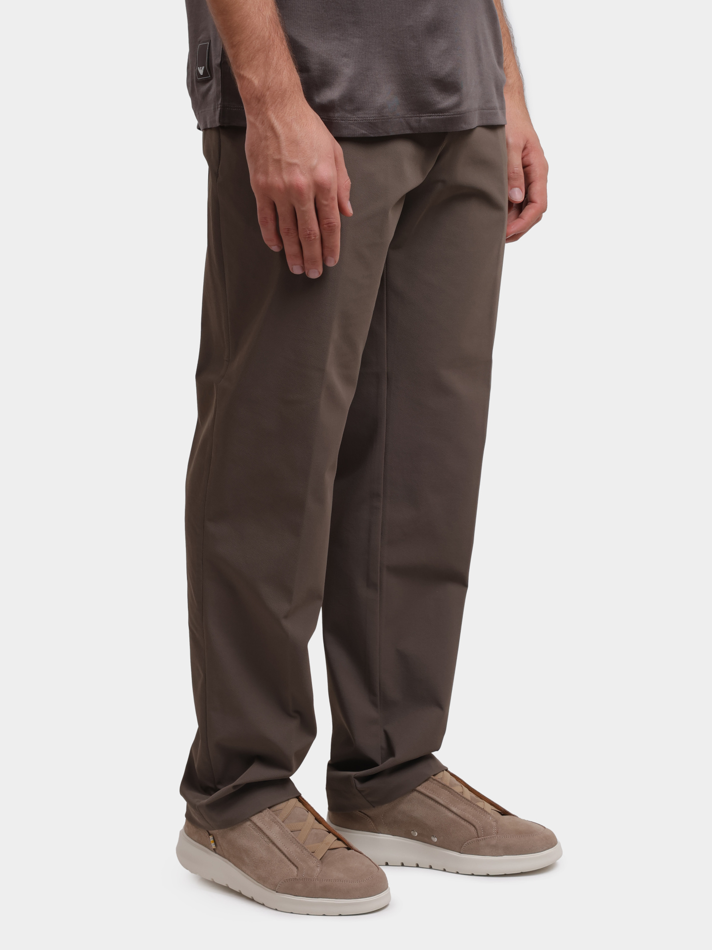 Брюки Emporio Armani EM001505 AF18502 U6189 коричневые мужские — купить в интернет-магазине Verdistore