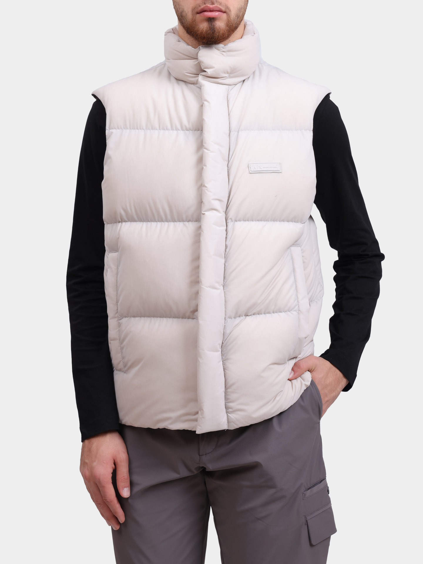 Жилет Armani Exchange XM001100 AF16340 U1013 белый мужской — купить в интернет-магазине Verdistore