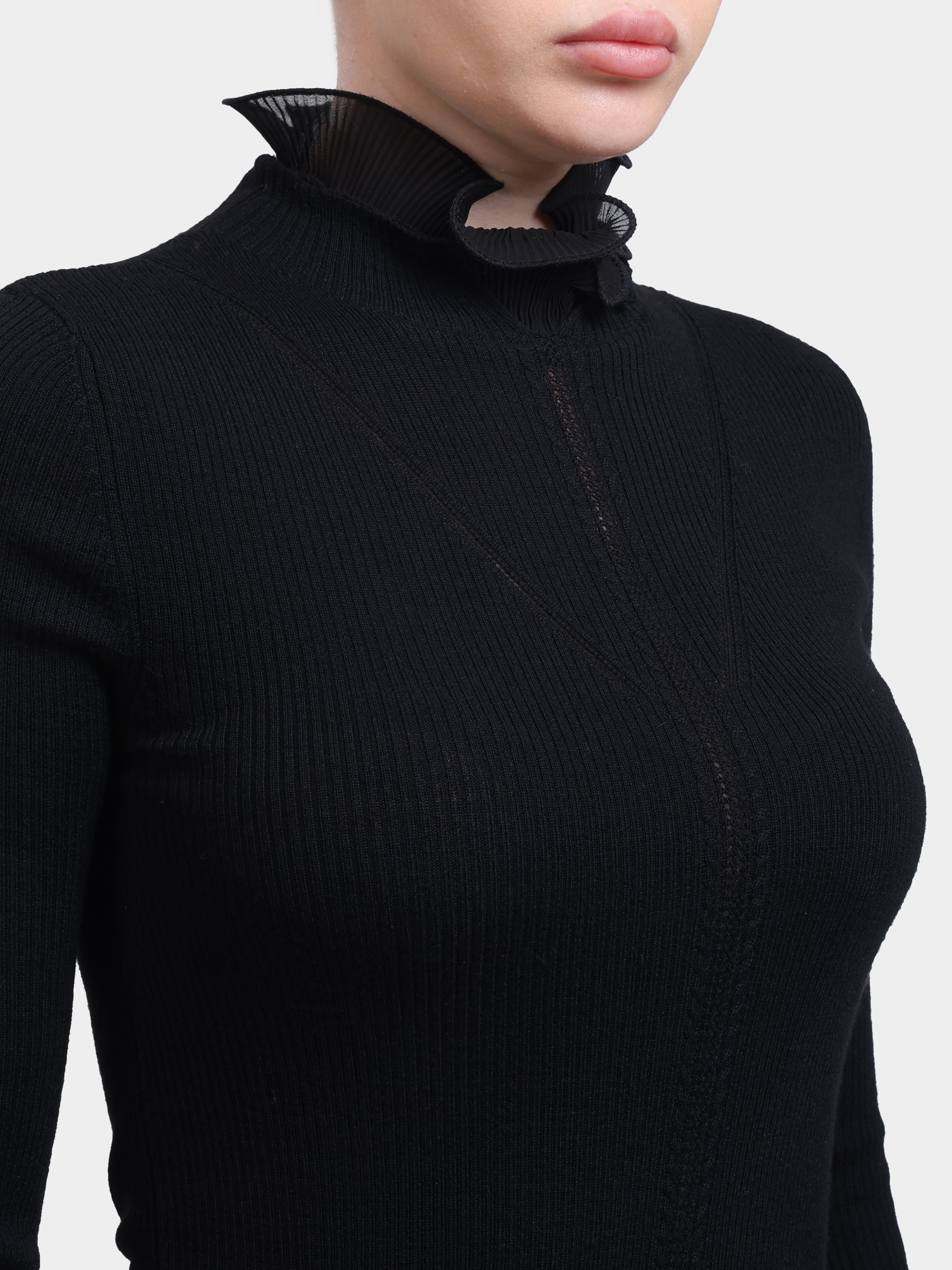 Водолазка Liu-Jo BLACK LABEL CF6043 MA82O 22222 черная женская с оборкой на горловине  — купить в интернет-магазине Verdistore