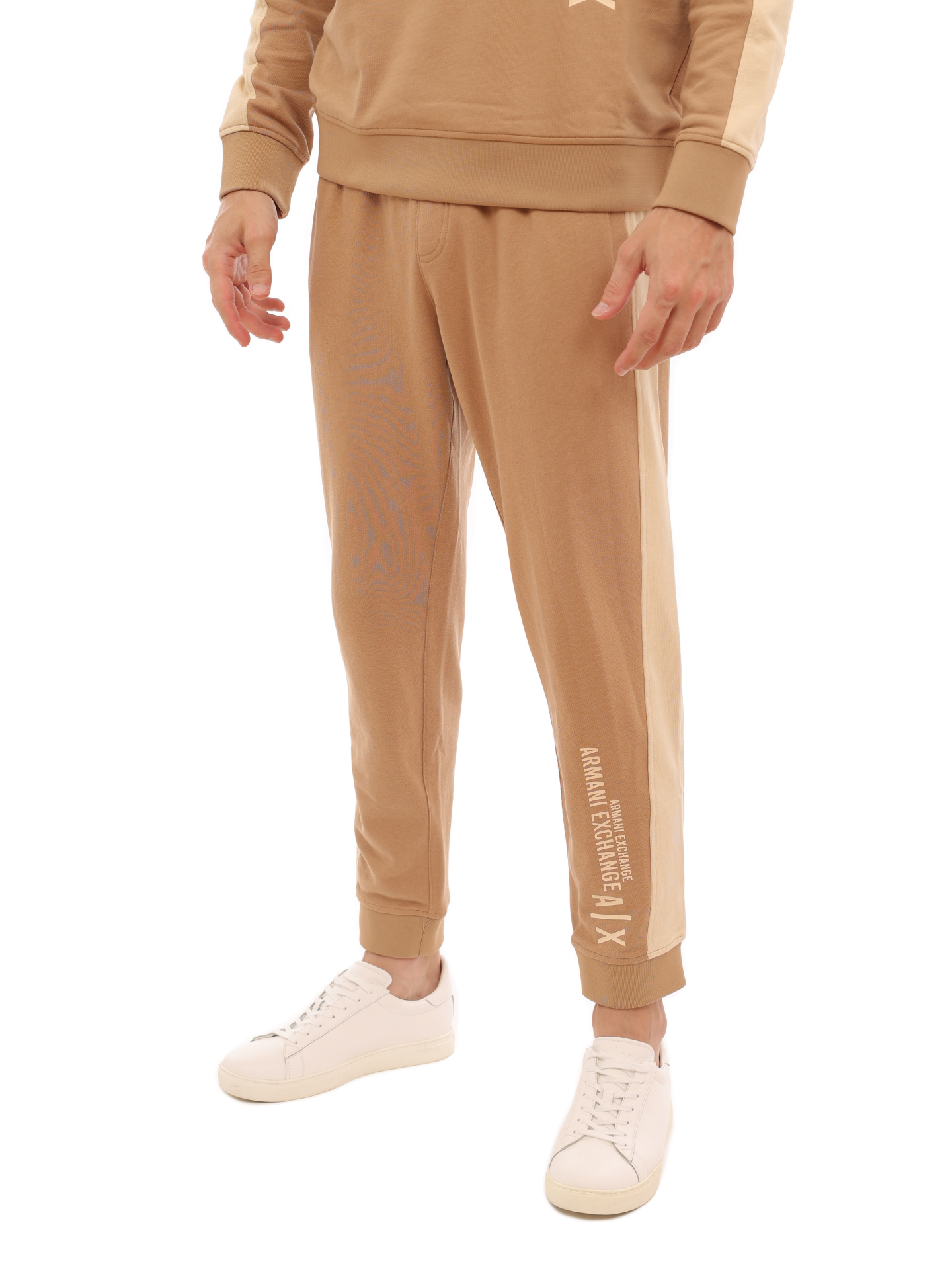 Брюки спортивные Armani Exchange 3LZP80 ZJ5CZ 6713 бежевые мужские с контрастными вставками — купить в интернет-магазине Verdistore