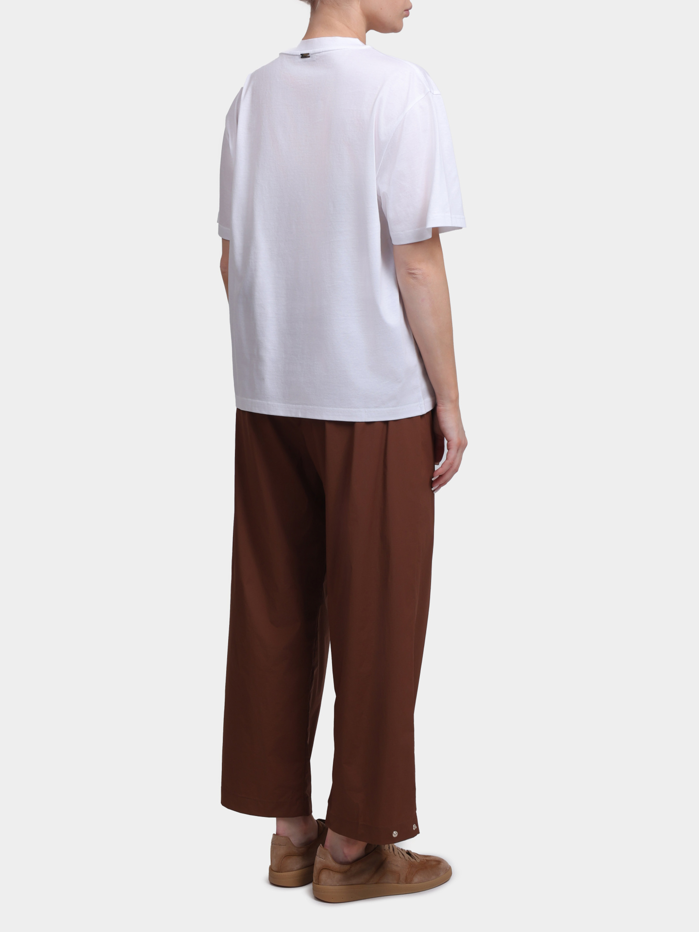 Футболка Herno JG000321D 52125 1094 белая женская с крупным логотипом в стразах — купить в интернет-магазине Verdistore