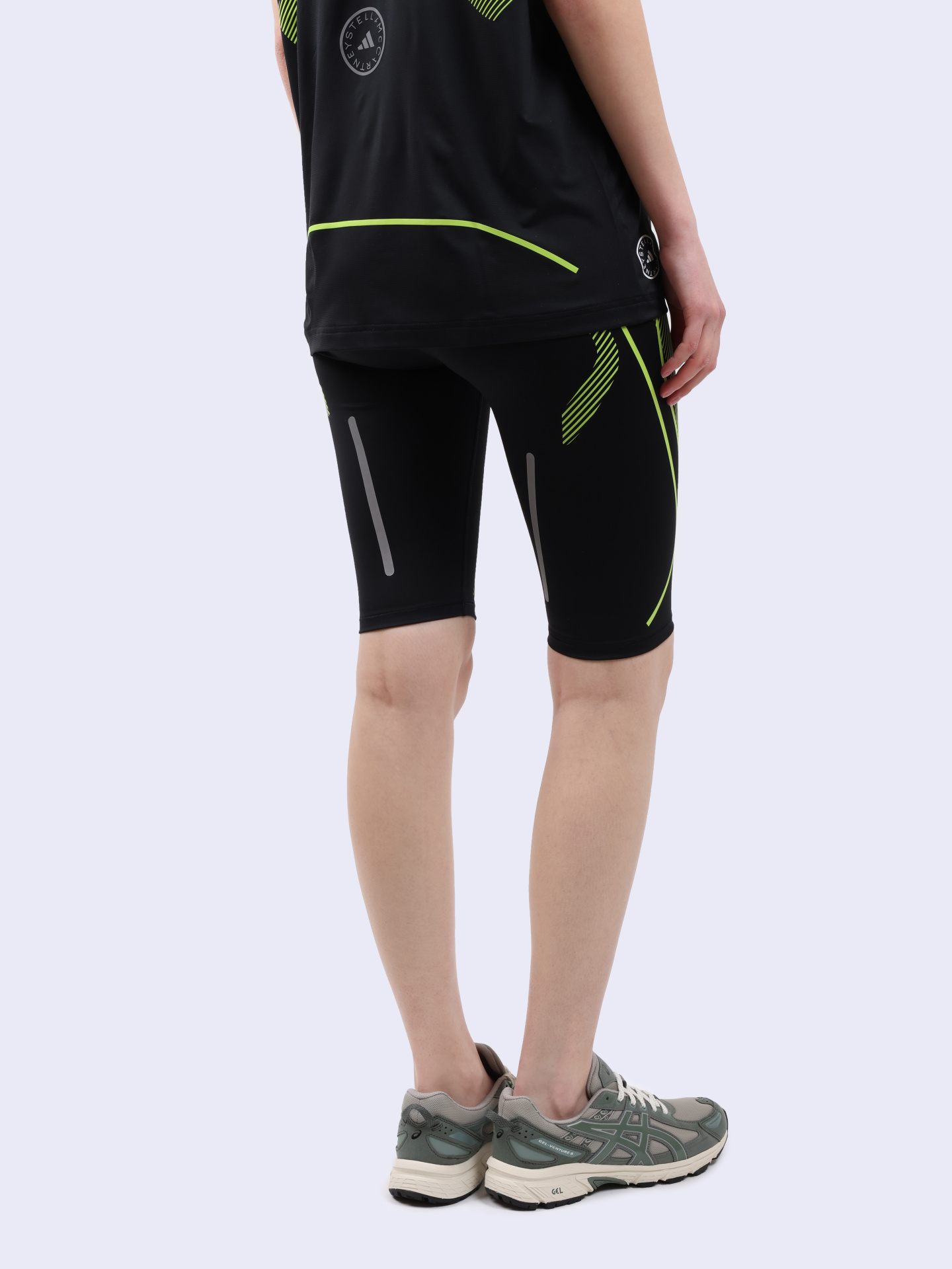 картинка Велосипедки Adidas by Stella McCartney IZ0175 черные женские от магазина Verdistore