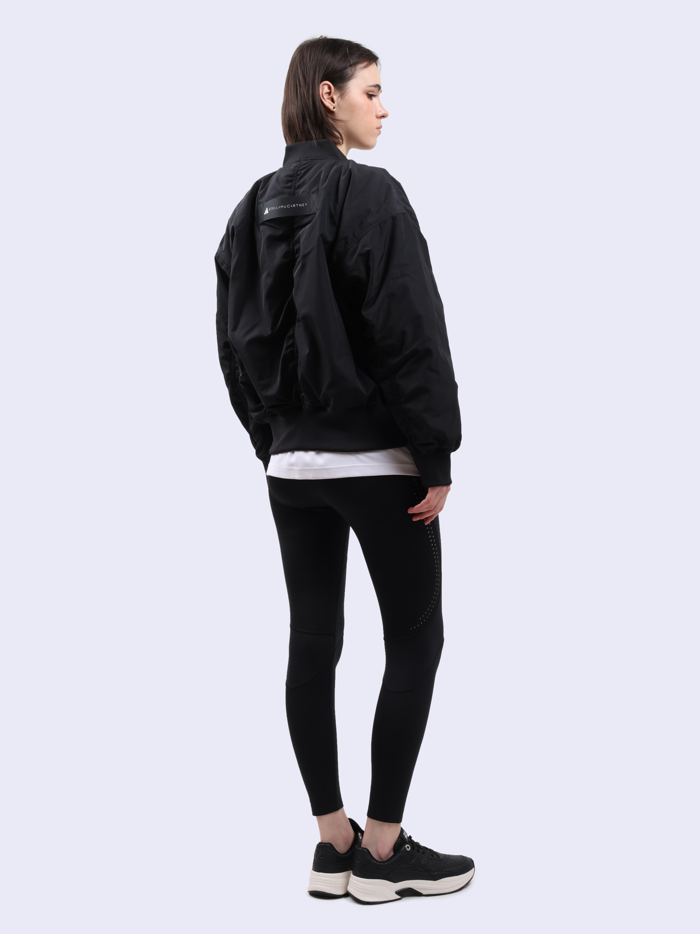 картинка Куртка Adidas by Stella McCartney IP1370 черная женская от магазина Verdistore