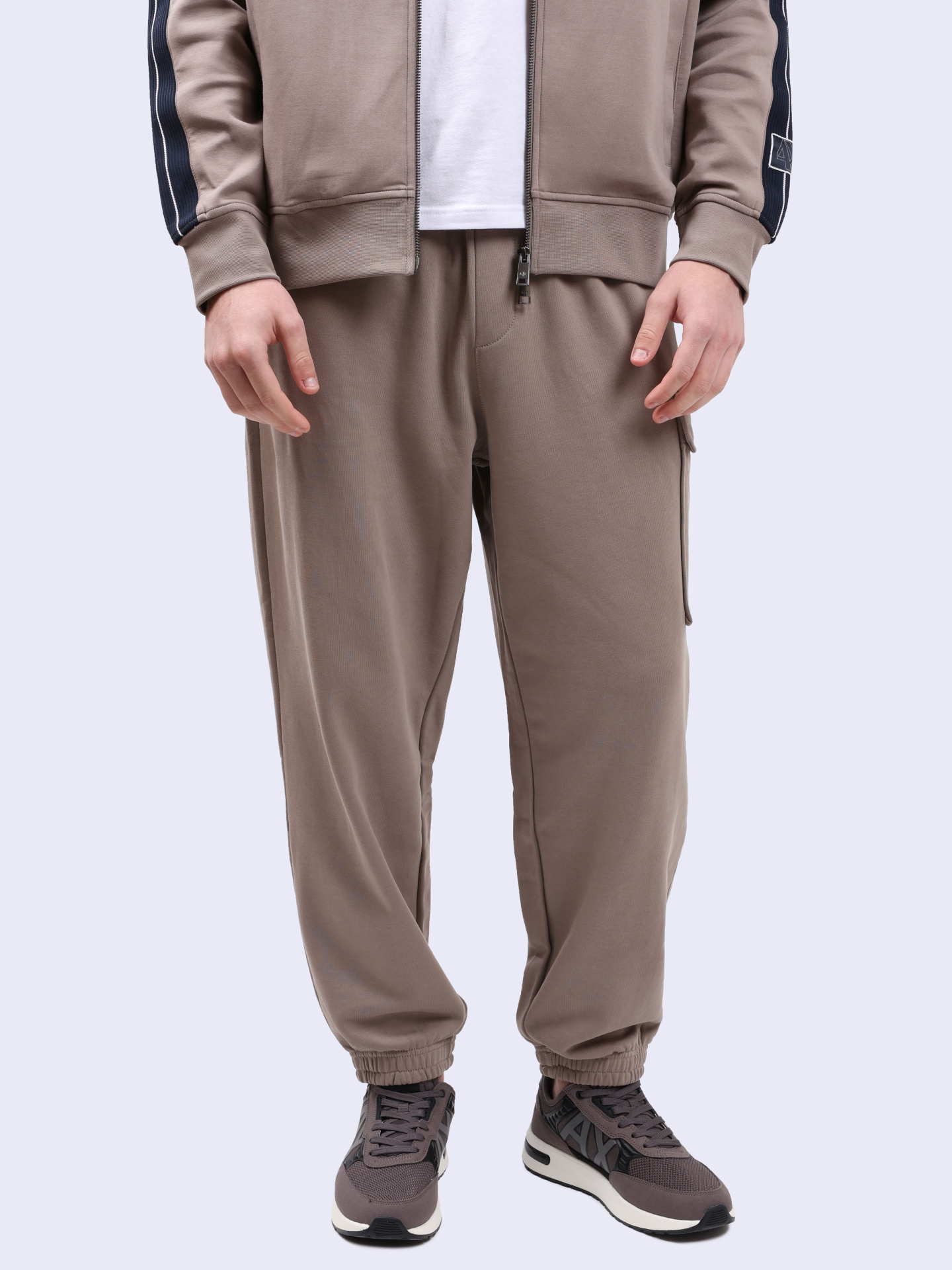 Брюки Armani Exchange 6DZPJH ZJ4XZ 17AC светло-коричневые мужские с накладным карманом — купить в интернет-магазине Verdistore