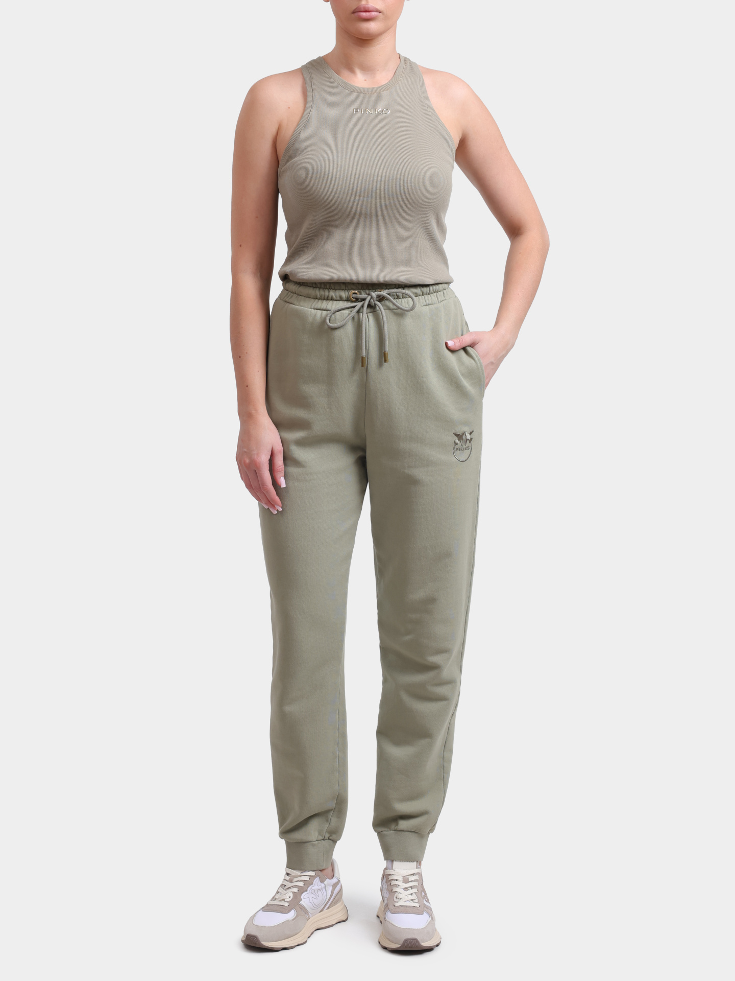 Брюки Pinko 100371 A1N7 U84 спортивные хаки женские с логотипом под карманом — купить в интернет-магазине Verdistore