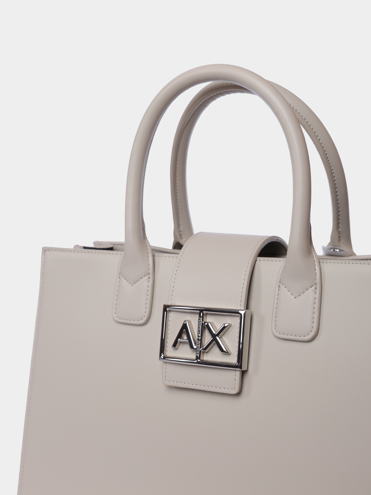 Сумка Armani Exchange XW000305 AF12039 U1095 белая женская с логотипом — купить в интернет-магазине Verdistore