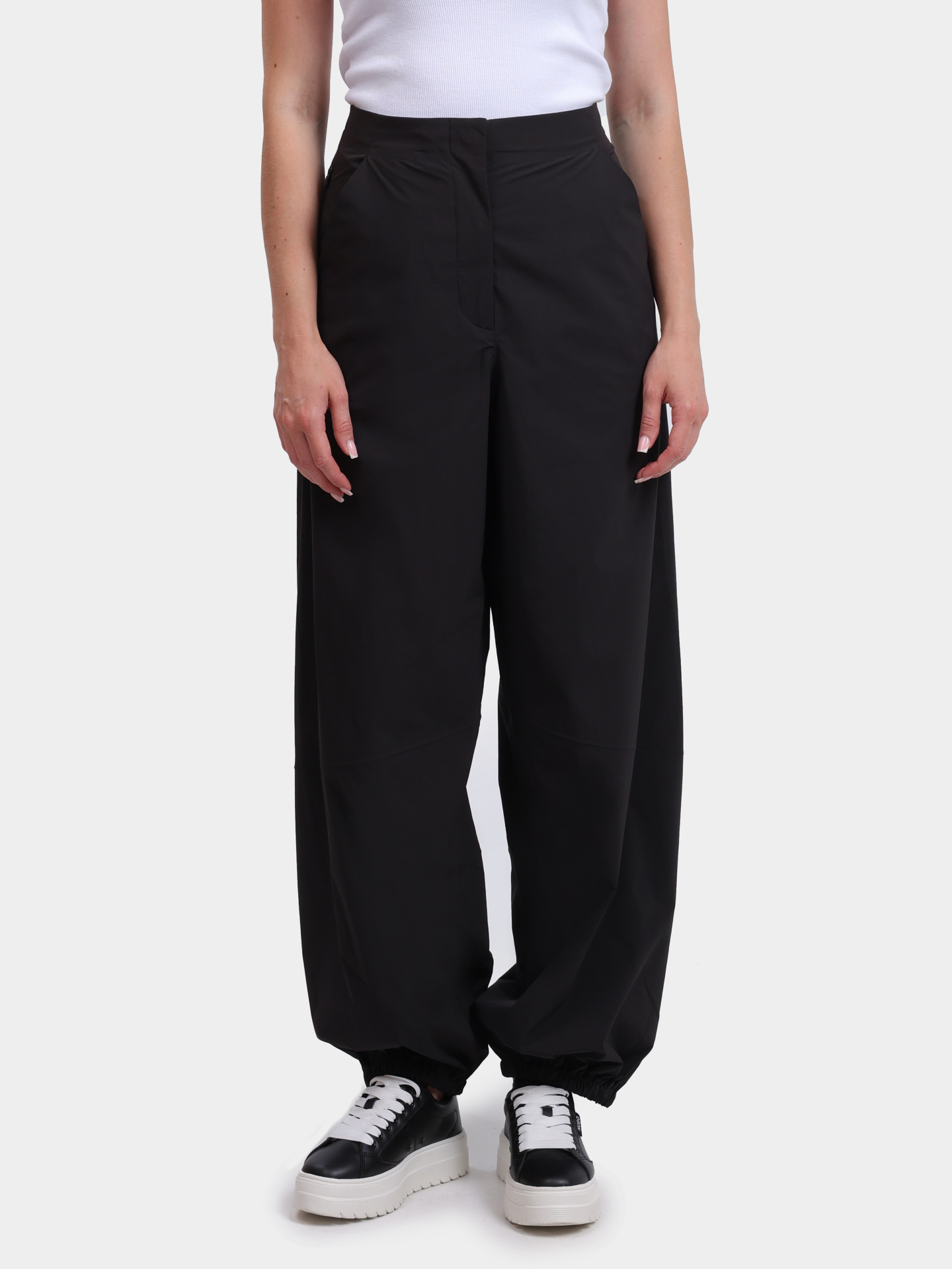 Брюки Herno PT000114D 12707S 9300 черные женские — купить в интернет-магазине Verdistore