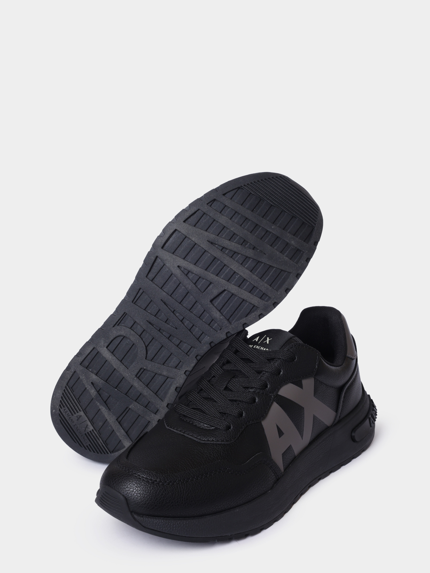 Кроссовки Armani Exchange XM001683 AF17360 FC074 черные мужские — купить в интернет-магазине Verdistore