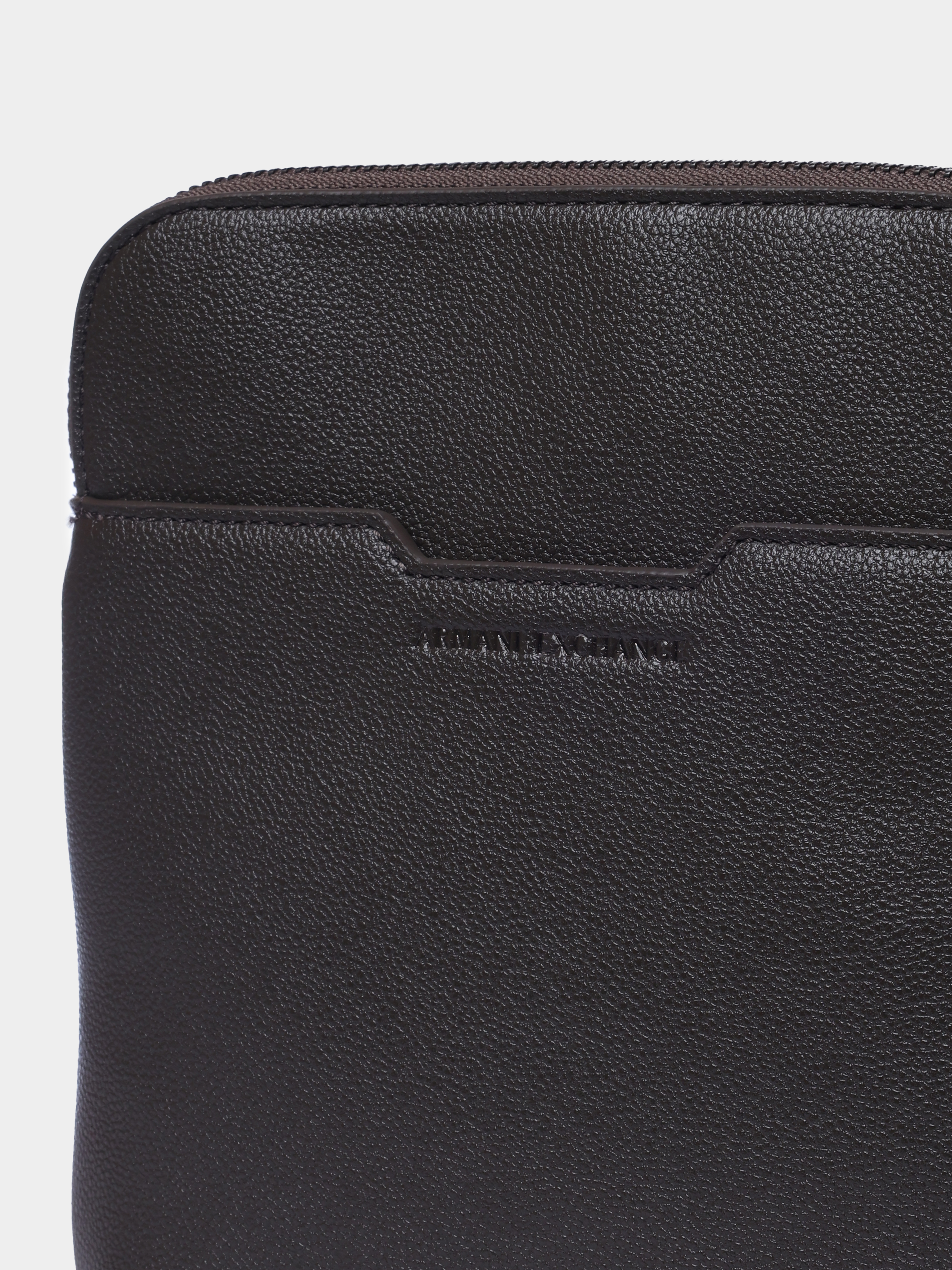 Сумка Armani Exchange XM002586 AF22651 U6125 темно-коричневая мужская — купить в интернет-магазине Verdistore