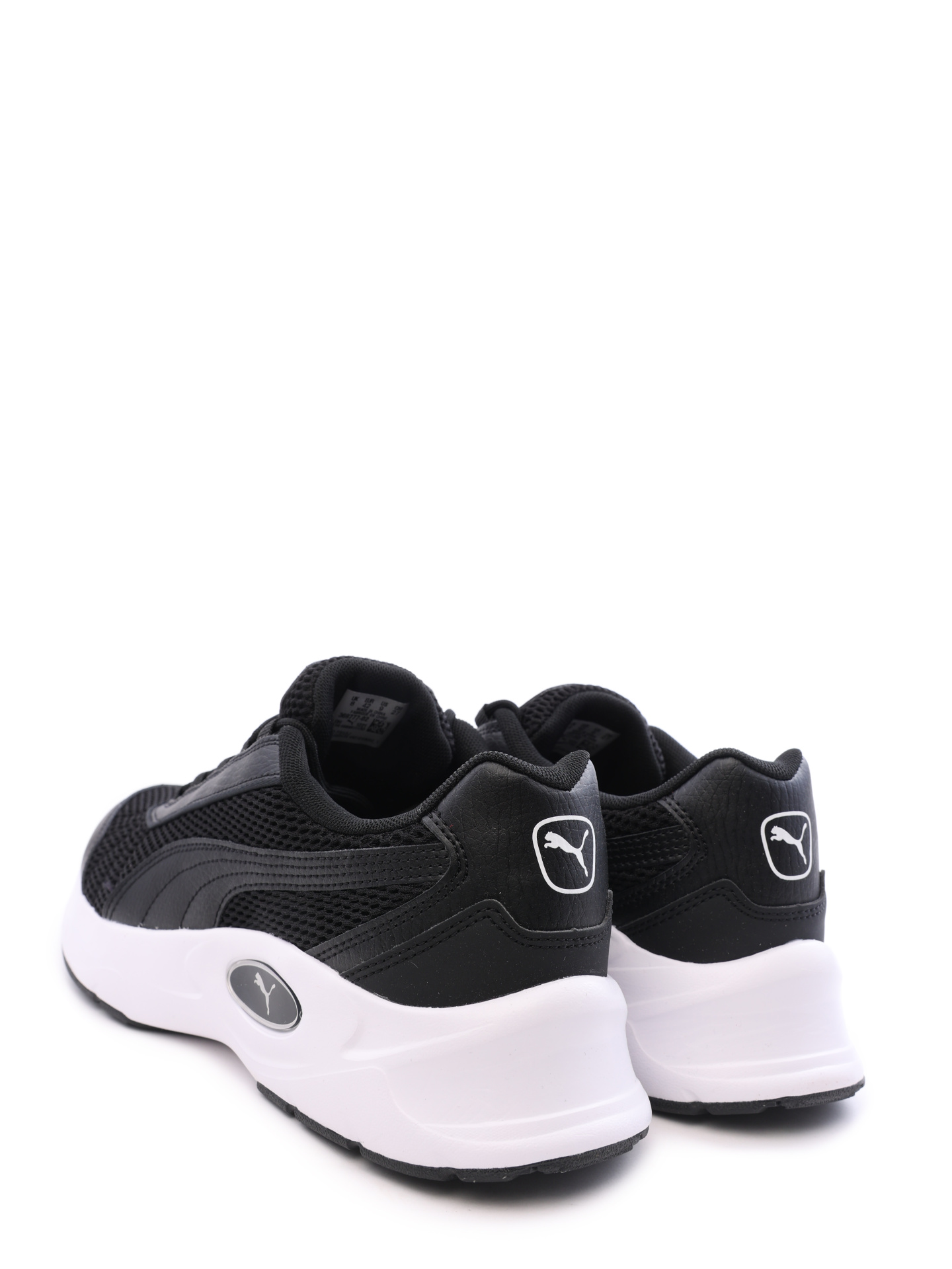 Кроссовки черные тканевые с логотипом на белой подошве — купить в интернет-магазине Verdistore