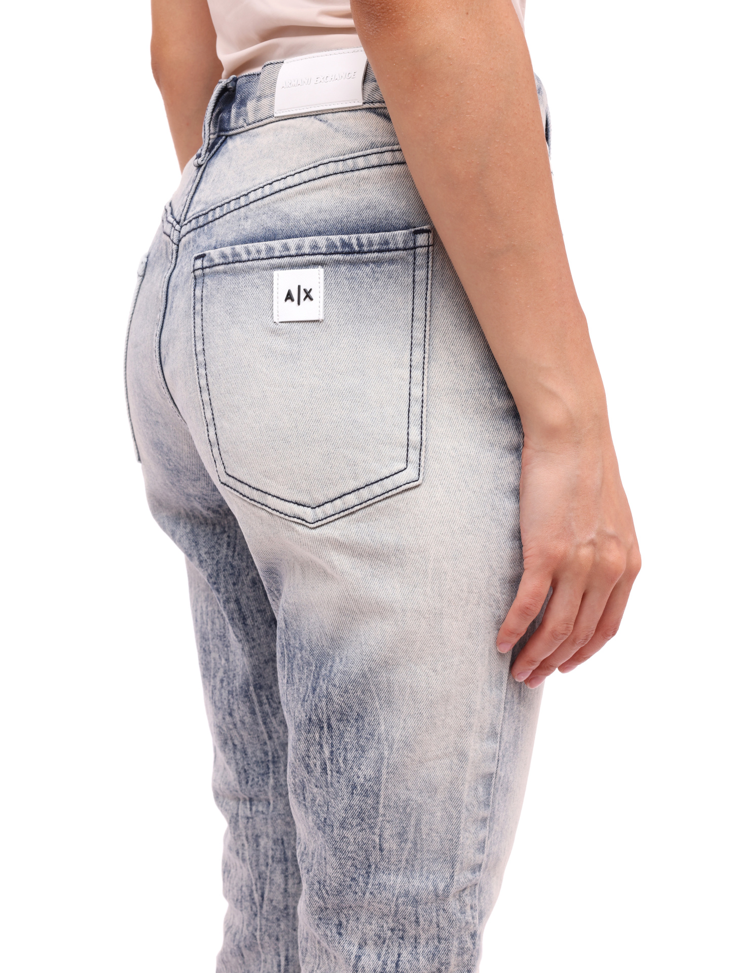 Джинсы Armani Exchange 6KYJ51 Y1DNZ 1500 голубые женские с потертостями — купить в интернет-магазине Verdistore