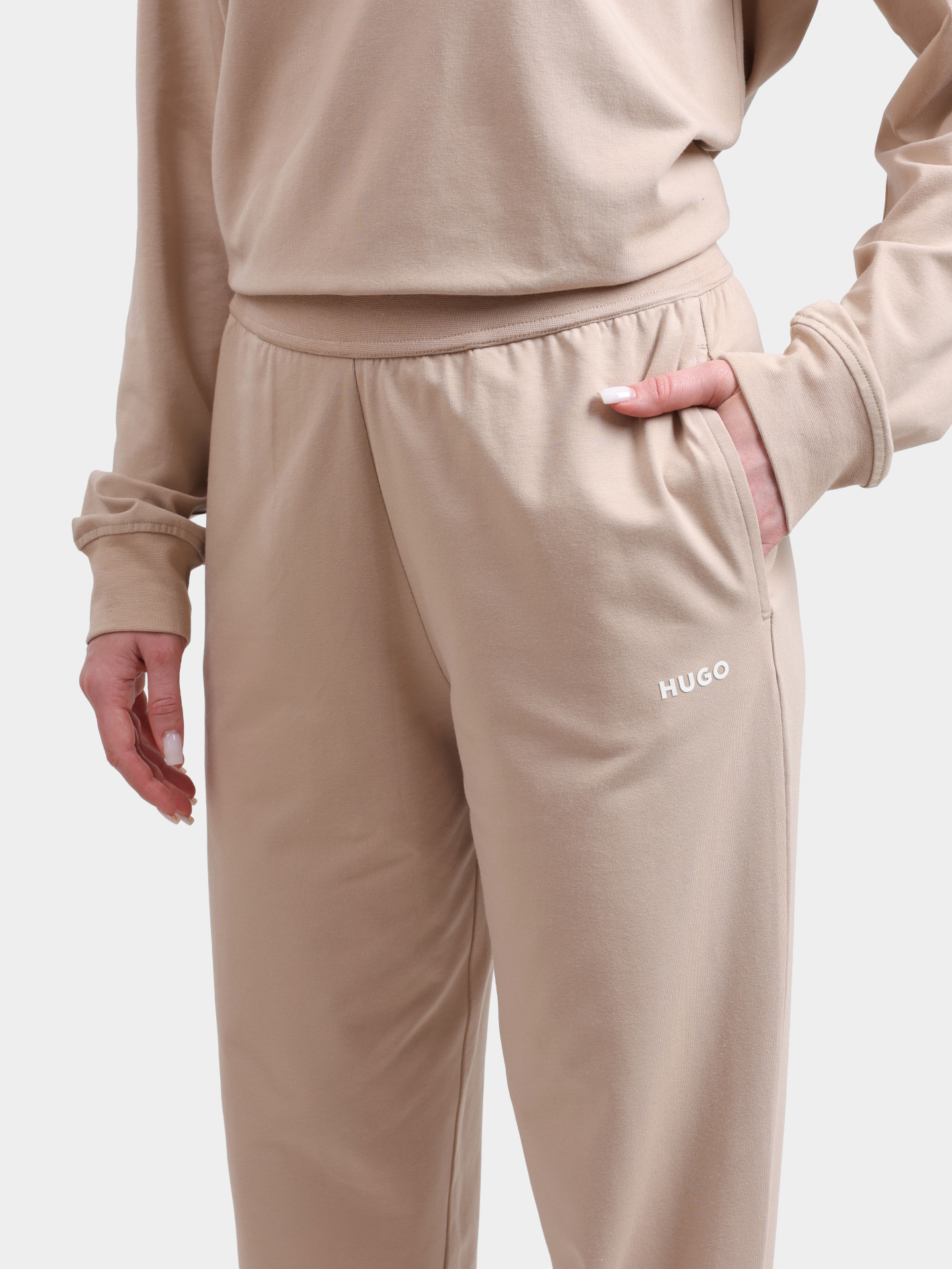Джоггеры Hugo 50490578 270 бежевые женские — купить в интернет-магазине Verdistore