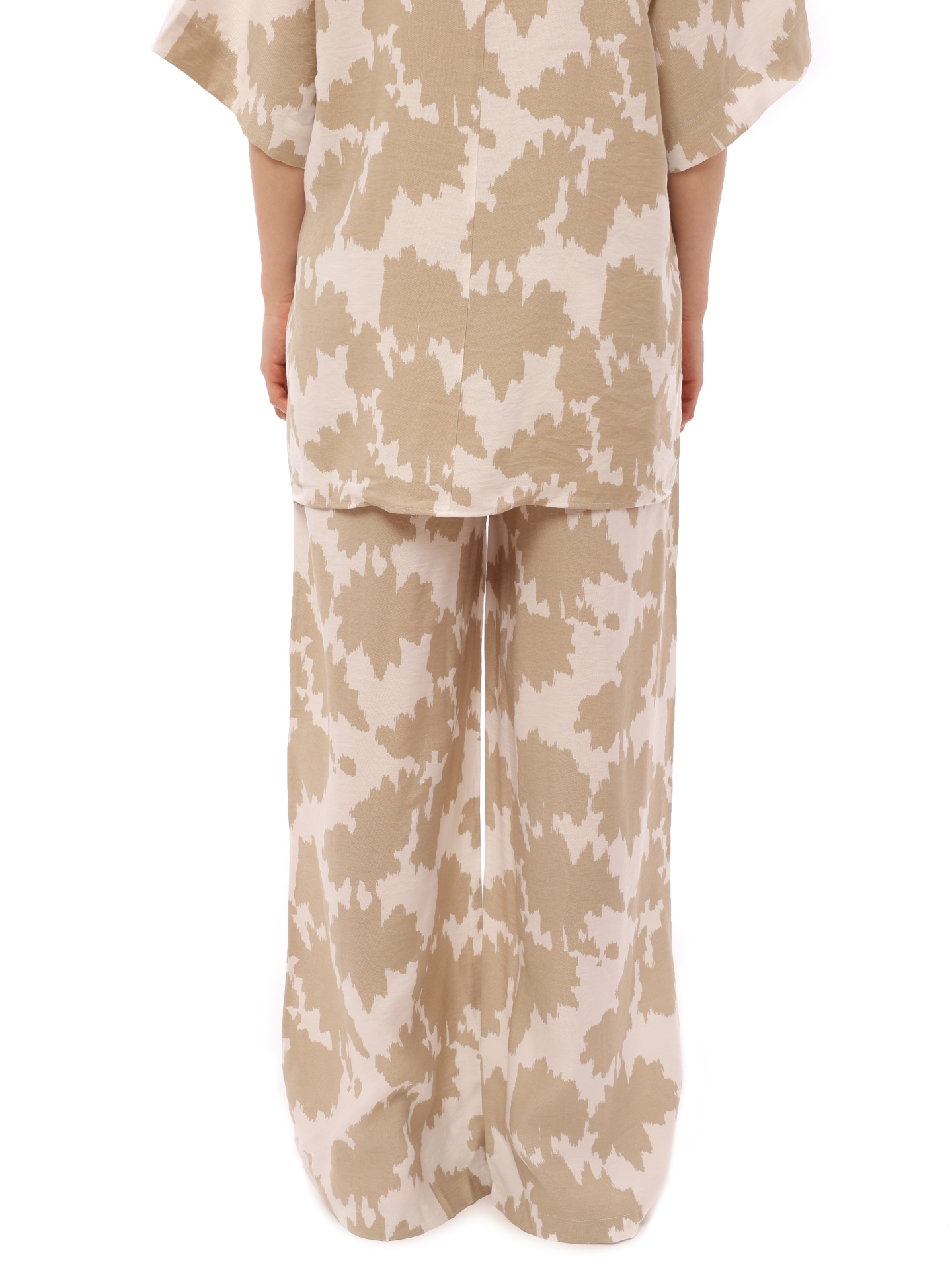 Брюки Armani Exchange 3RYP39 YN8KZ 4721 широкие женские с абстрактным принтом — купить в интернет-магазине Verdistore