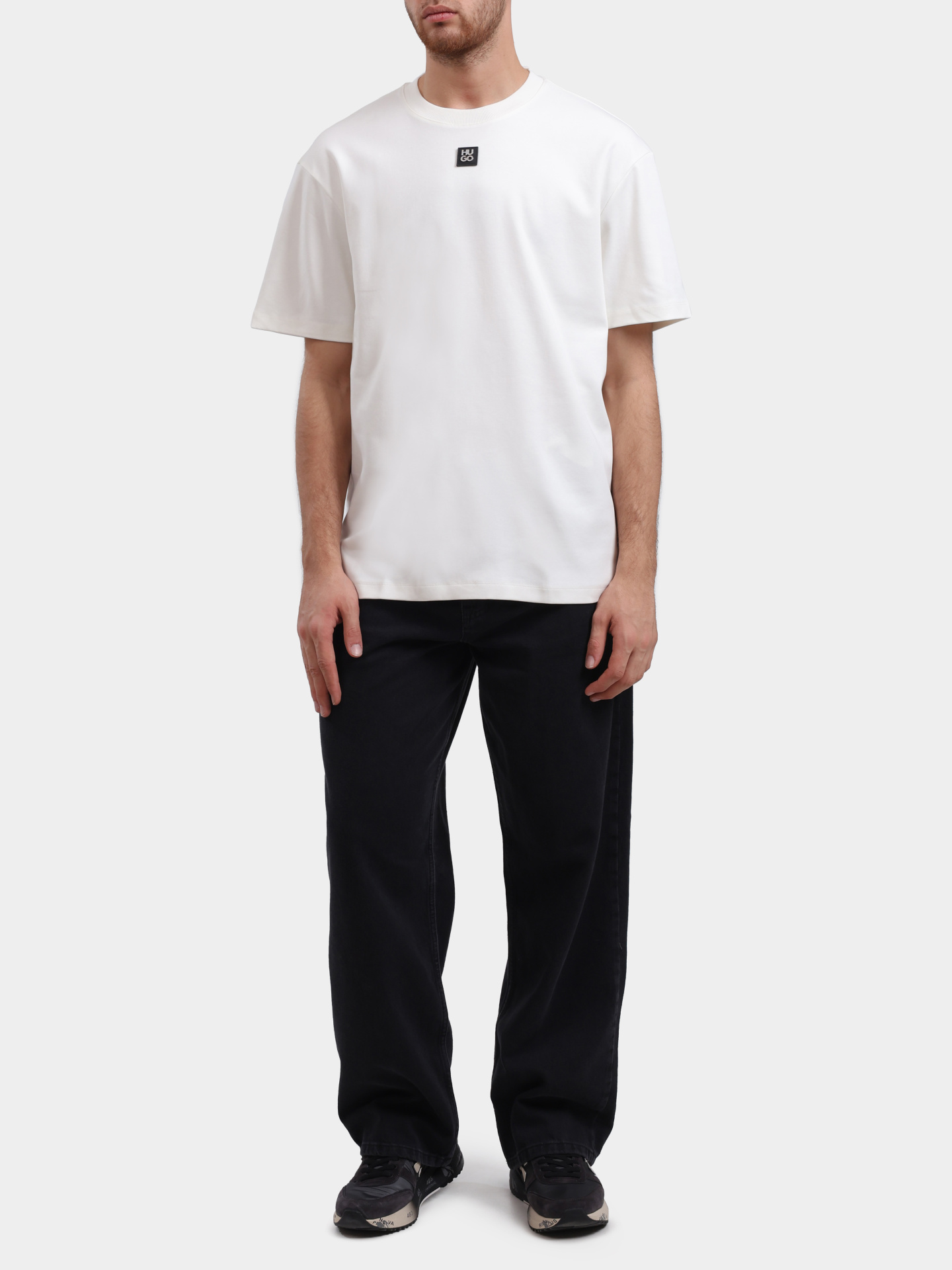 Футболка Hugo Dalile 10231453 белая мужская с логотипом — купить в интернет-магазине Verdistore