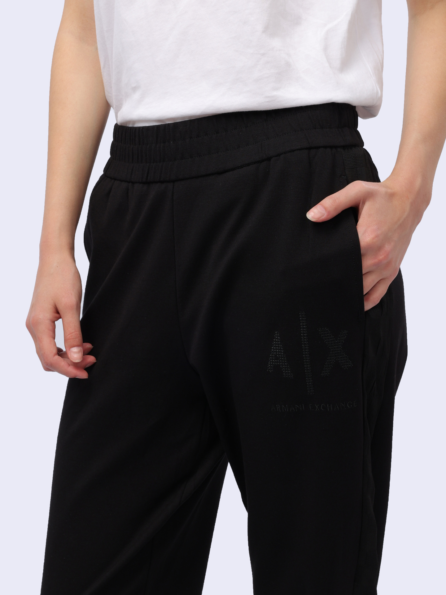 картинка Брюки Armani Exchange 3DYP88 YJESZ 1200 черные женские от магазина Verdistore