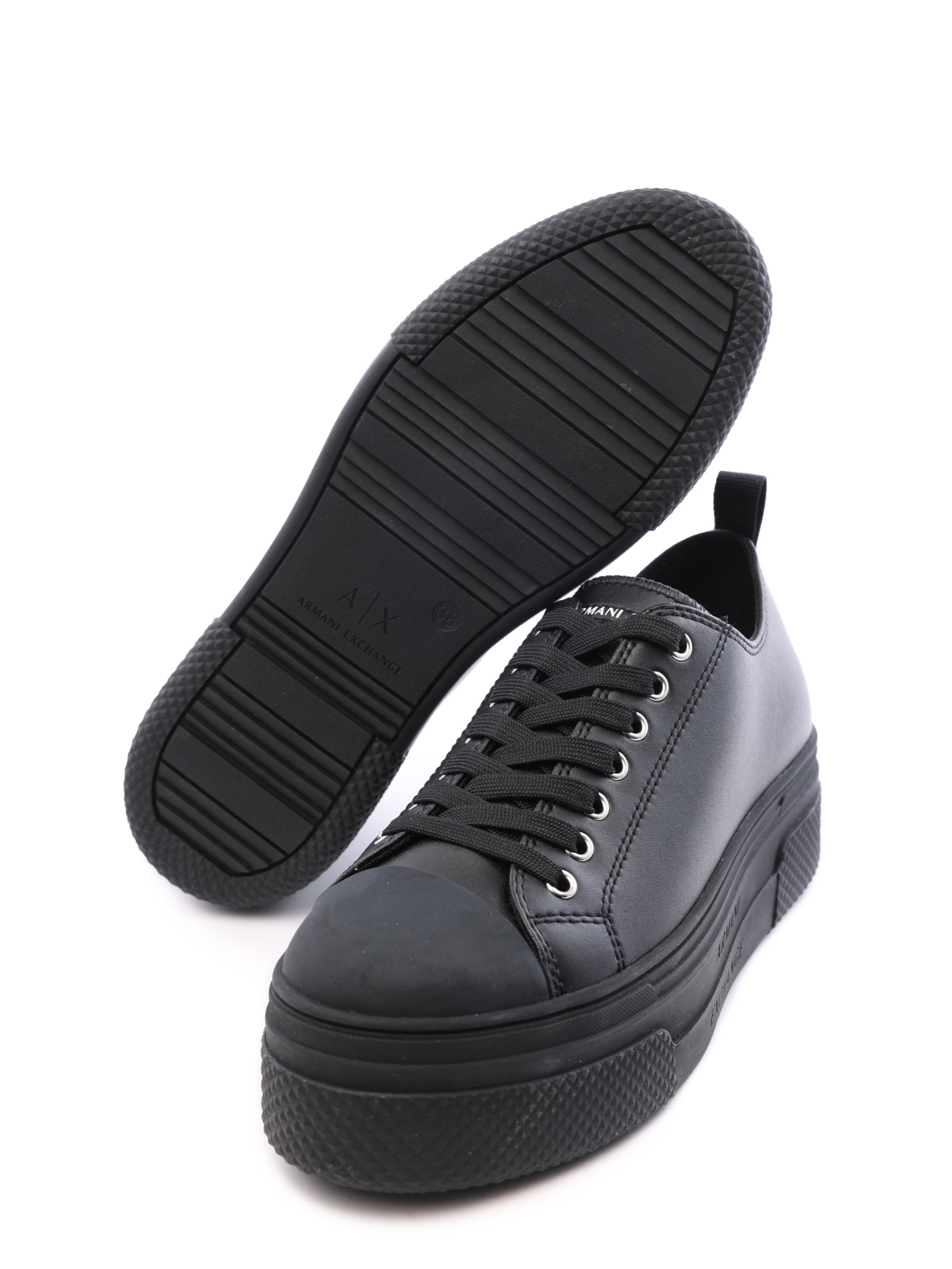 Кеды Armani Exchange XDX095 XV571 00002 черные женские из кожи — купить в интернет-магазине Verdistore