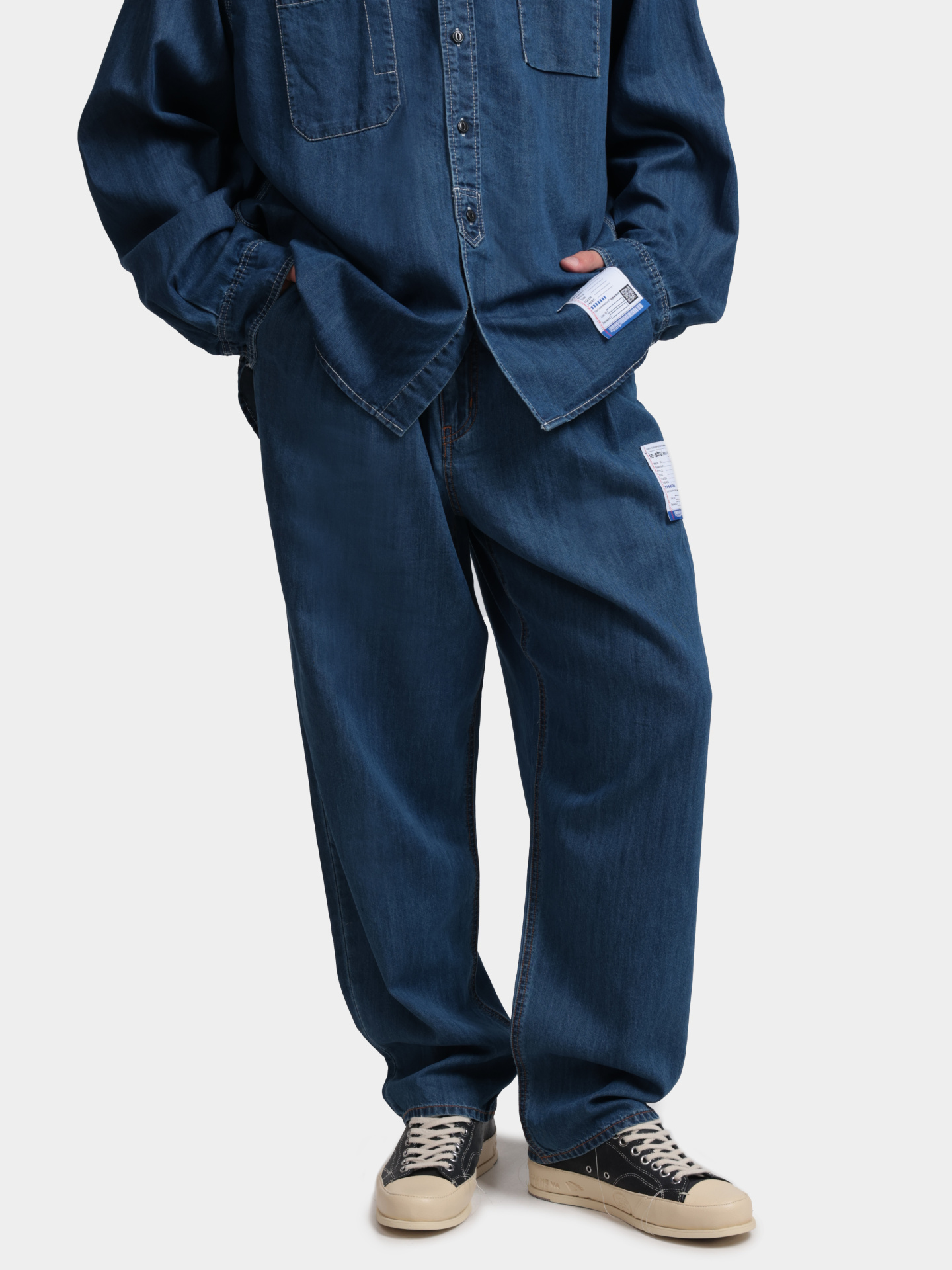 Джинсы MAISON MIHARA YASUHIRO I12PT005 INDIGO синие мужские с защипами з — купить в интернет-магазине Verdistore