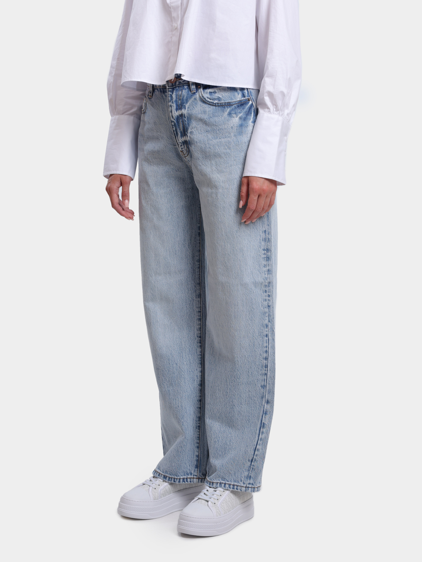 Джинсы Armani Exchange XW000100 AF12860 MB001 голубые женские — купить в интернет-магазине Verdistore