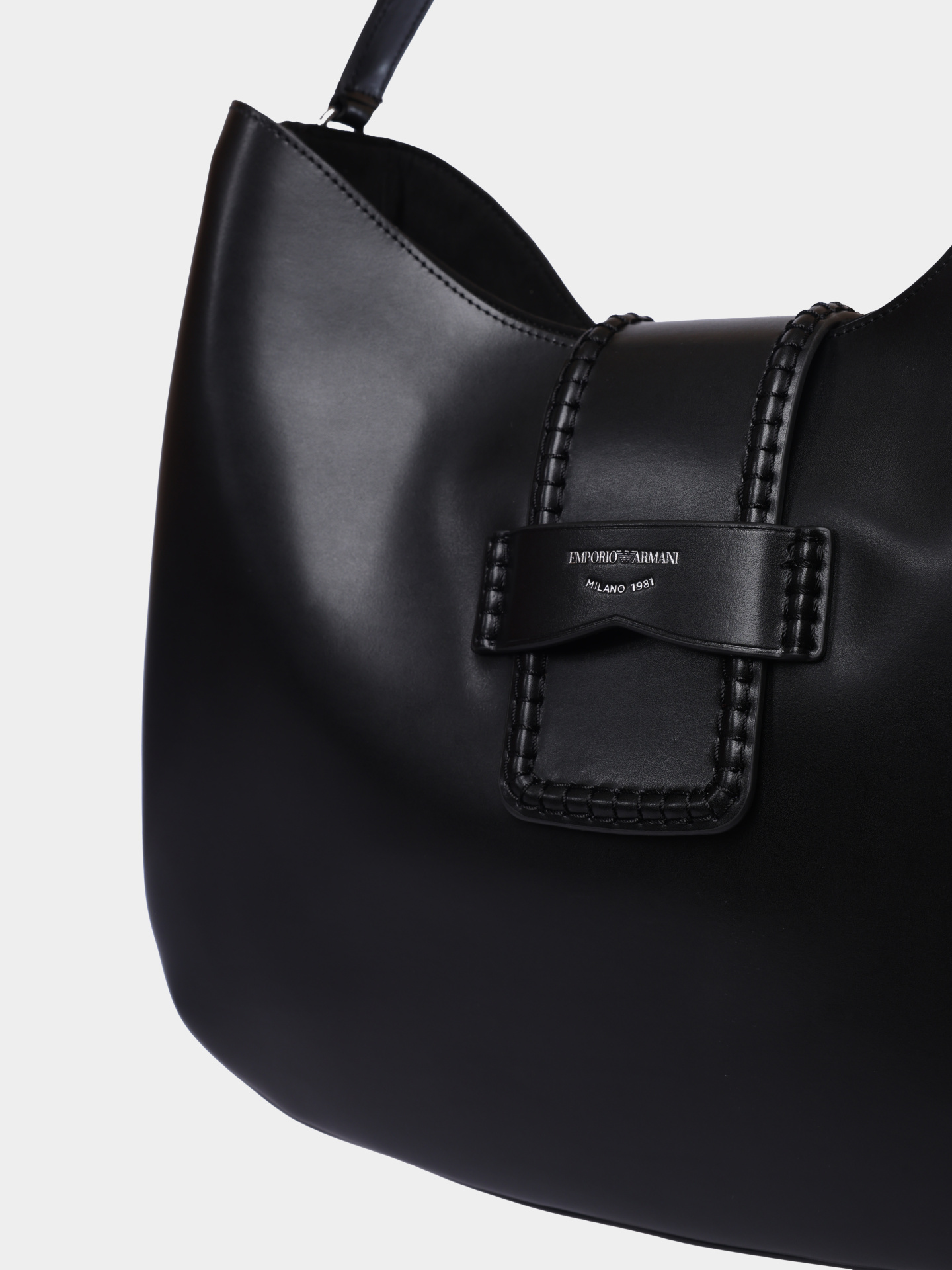 Сумка Emporio Armani EW002273 AF17655 UC001 кожаная женская — купить в интернет-магазине Verdistore