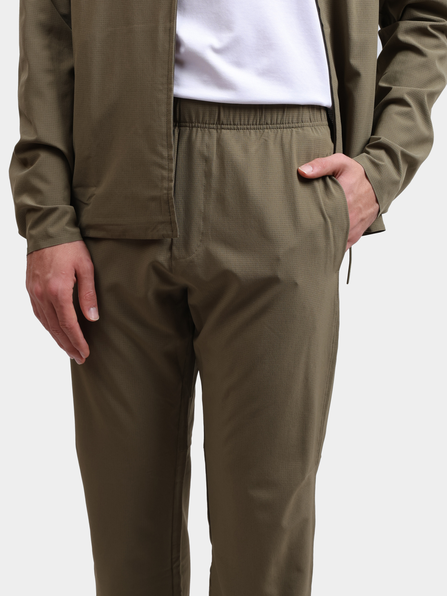 Брюки Calvin Klein LVGMS5P651 LB6 оливковые мужские  — купить в интернет-магазине Verdistore